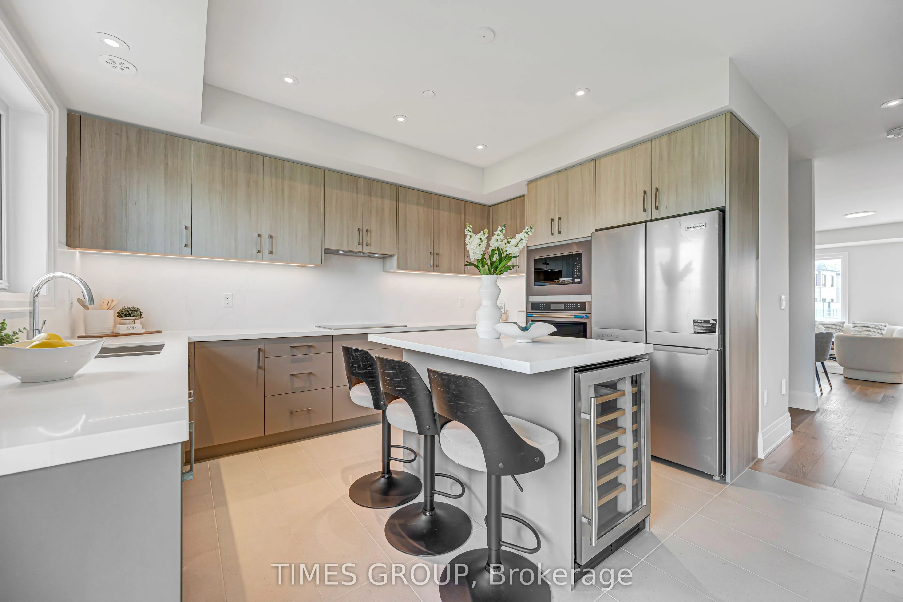 52 Grimsby Lane #33