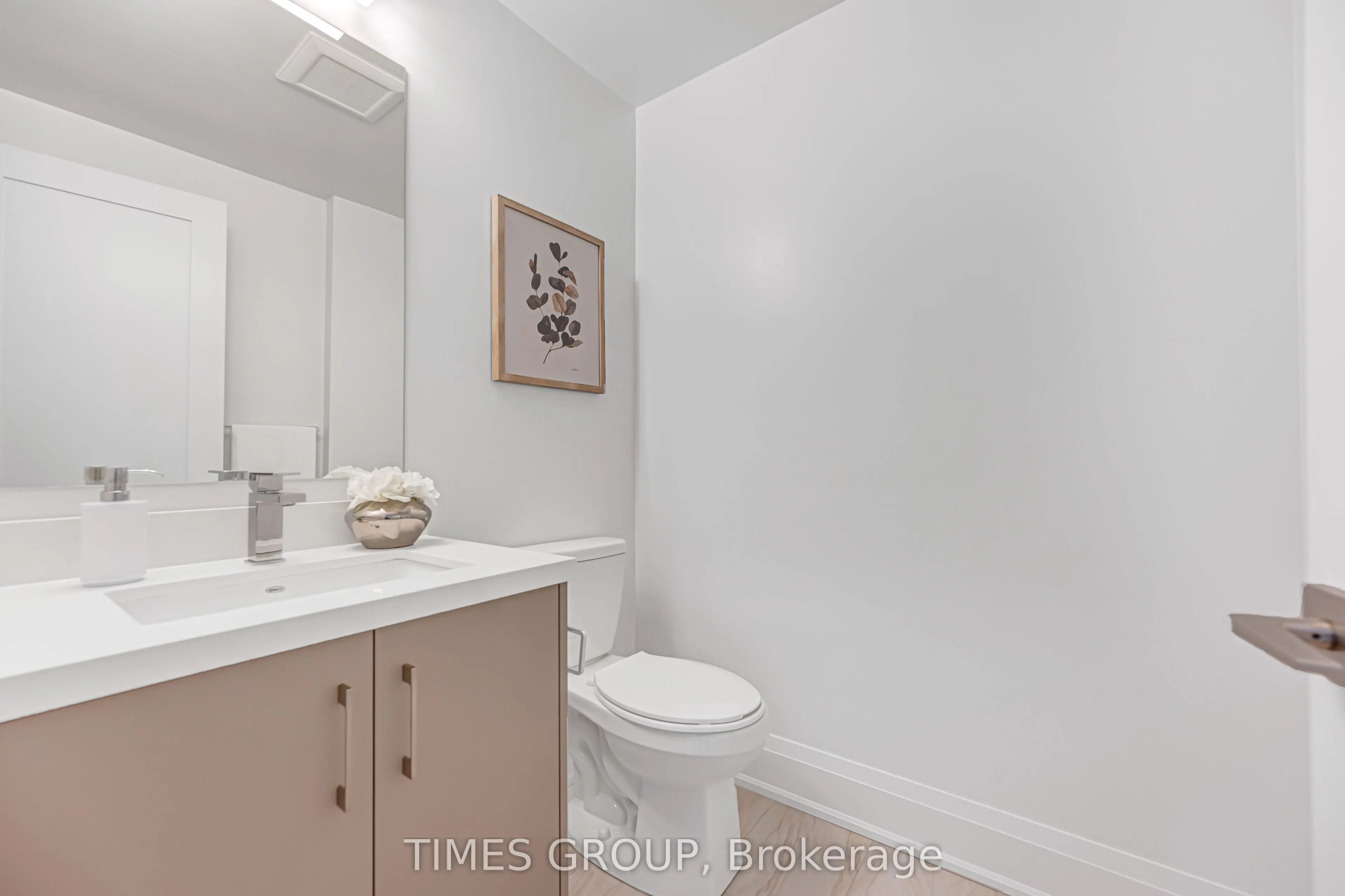 52 Grimsby Lane #33
