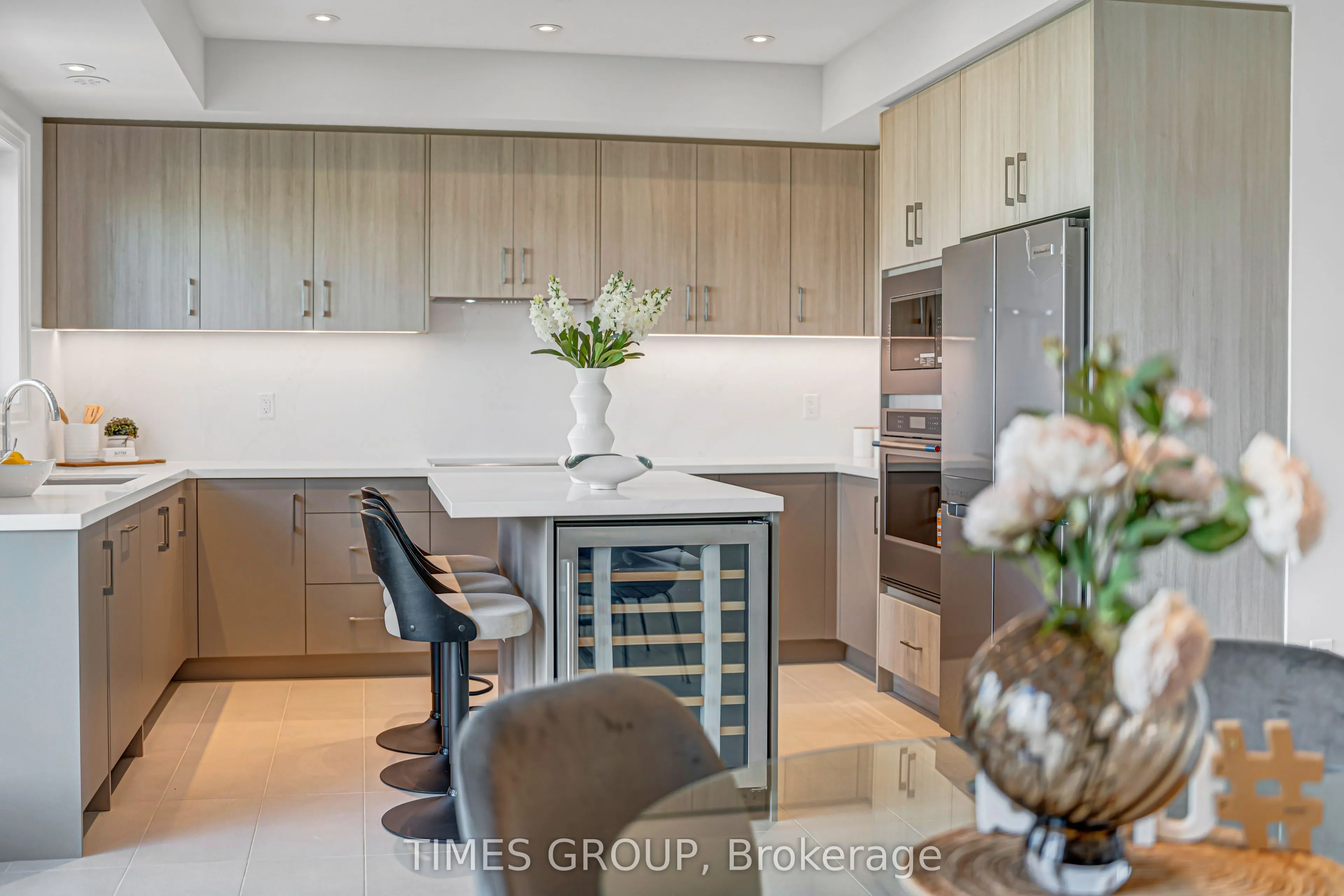 52 Grimsby Lane #33
