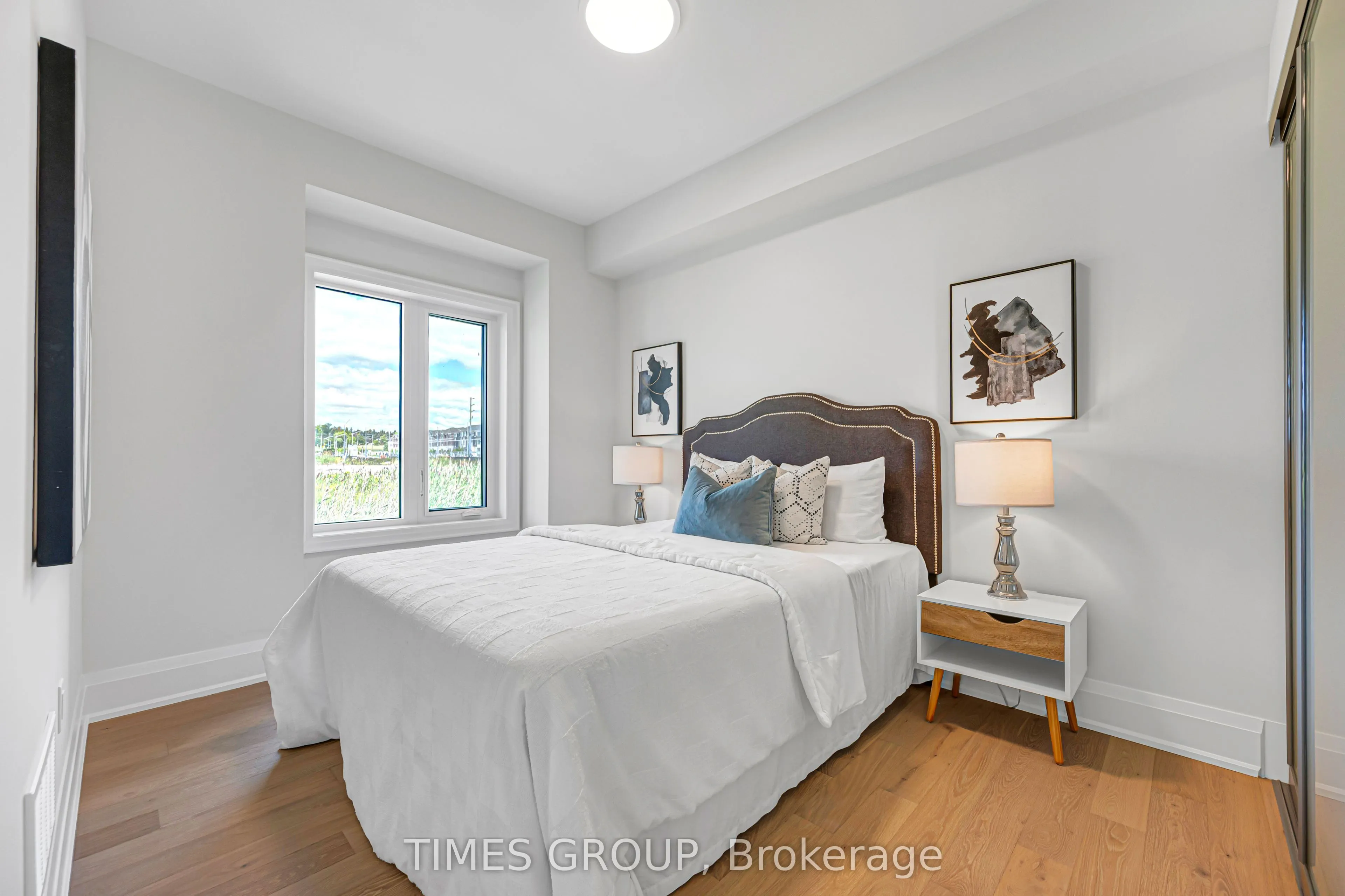 52 Grimsby Lane #33