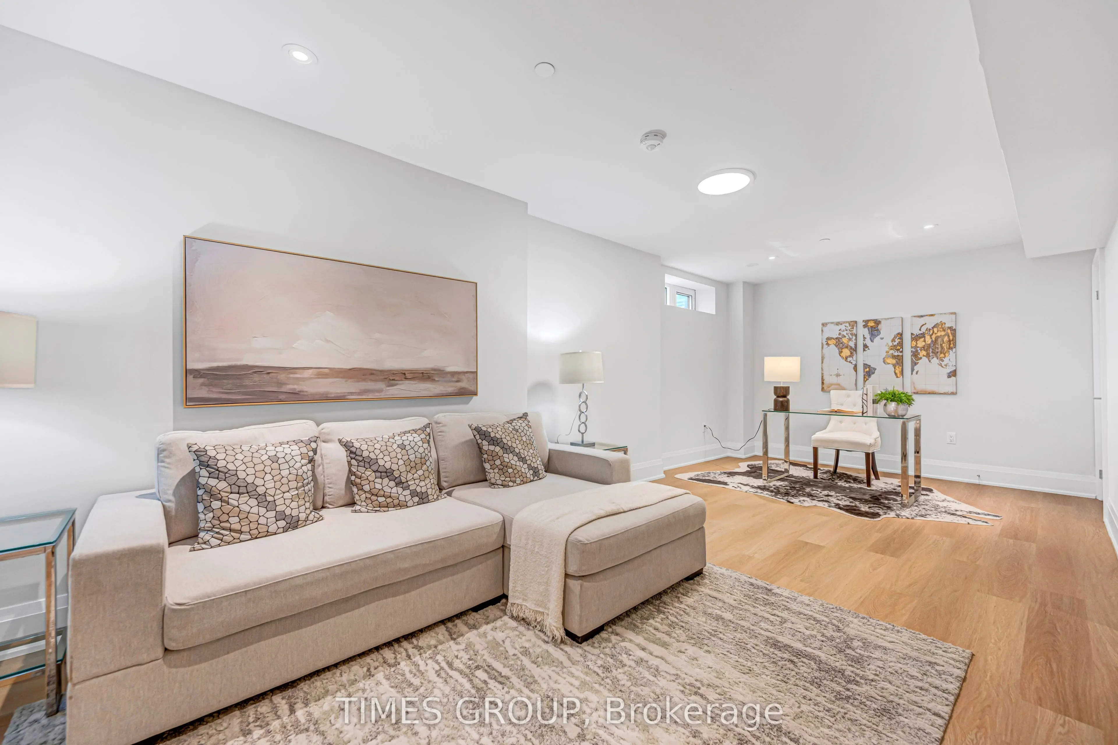 52 Grimsby Lane #33