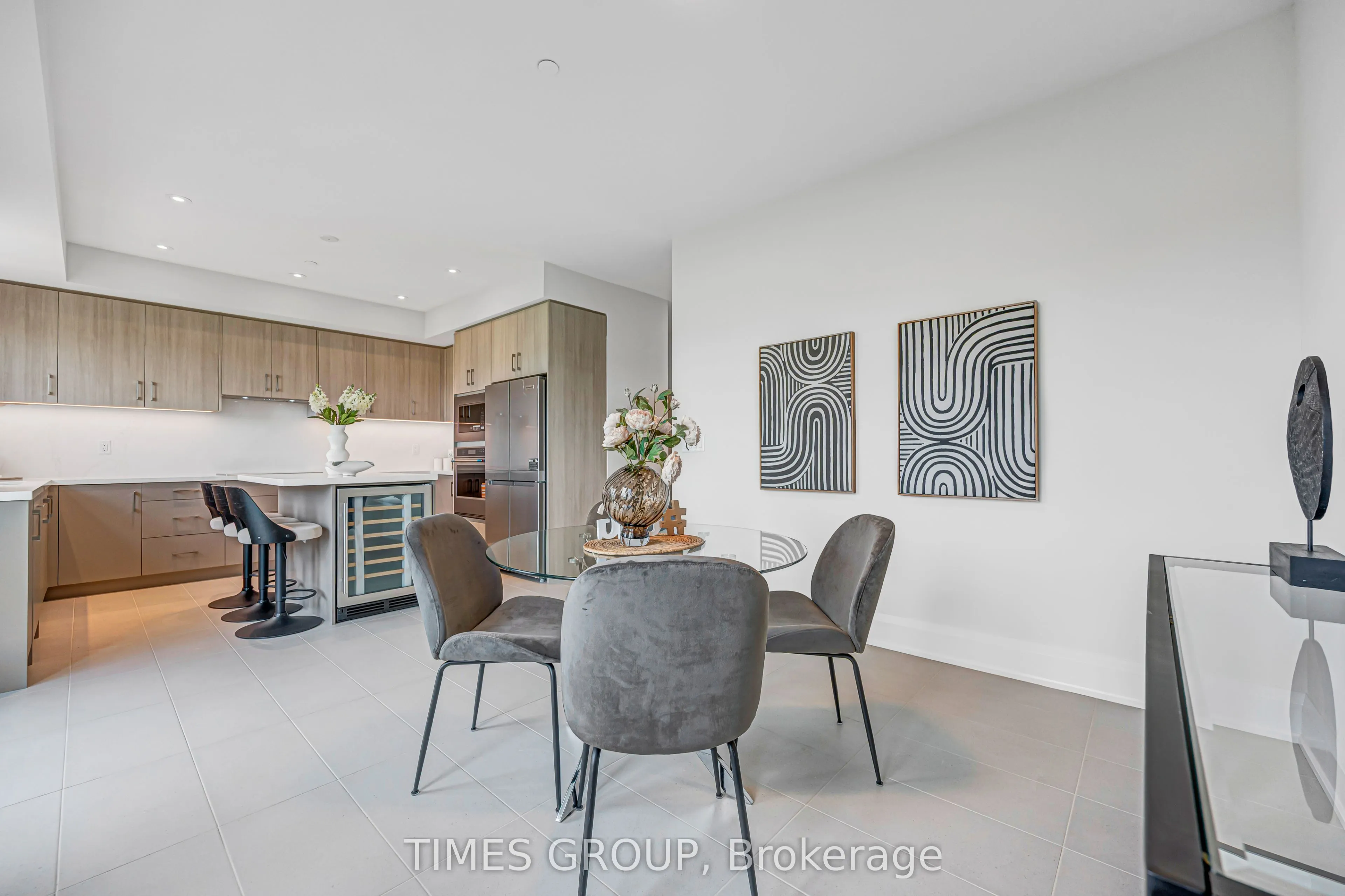 52 Grimsby Lane #33