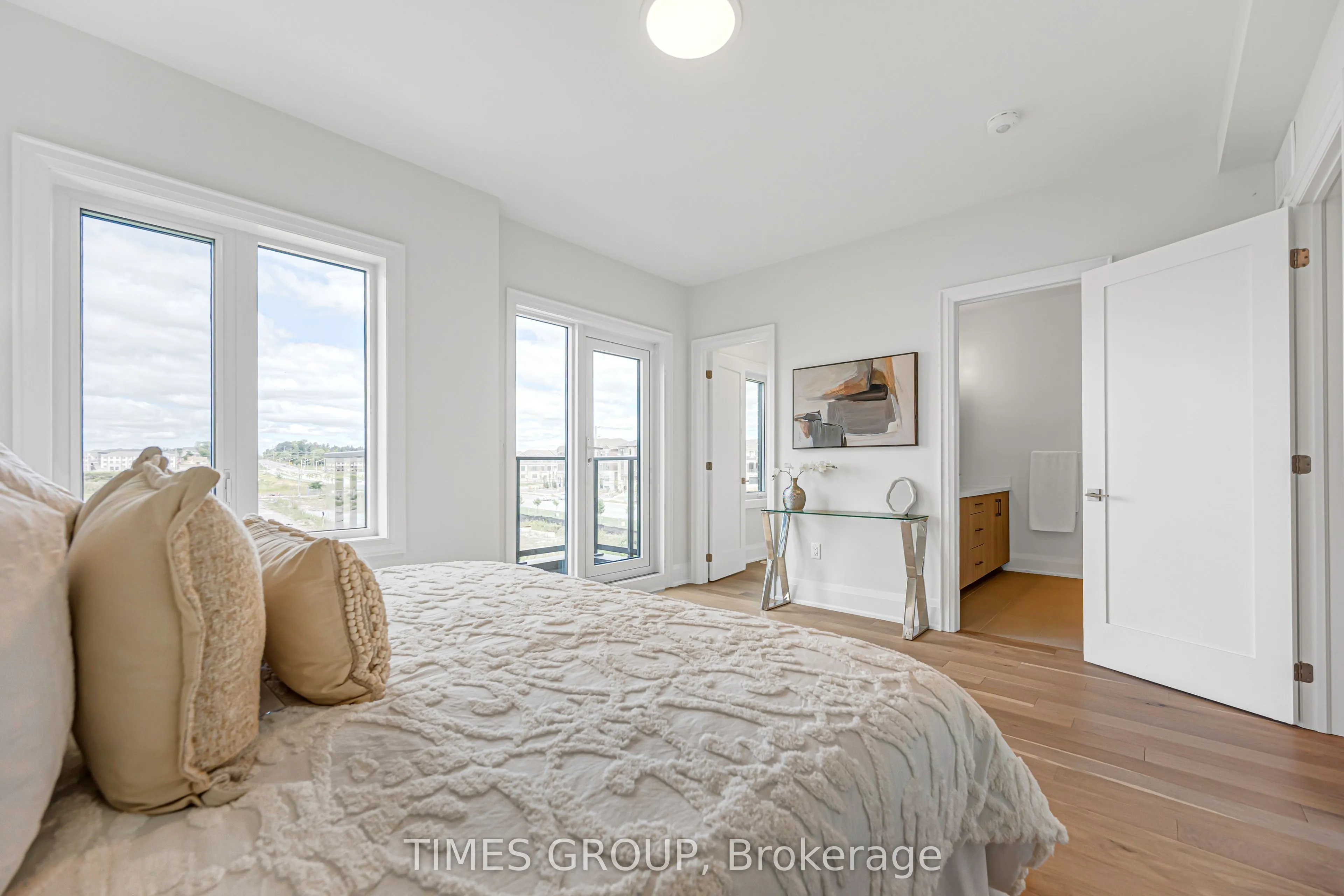 52 Grimsby Lane #33