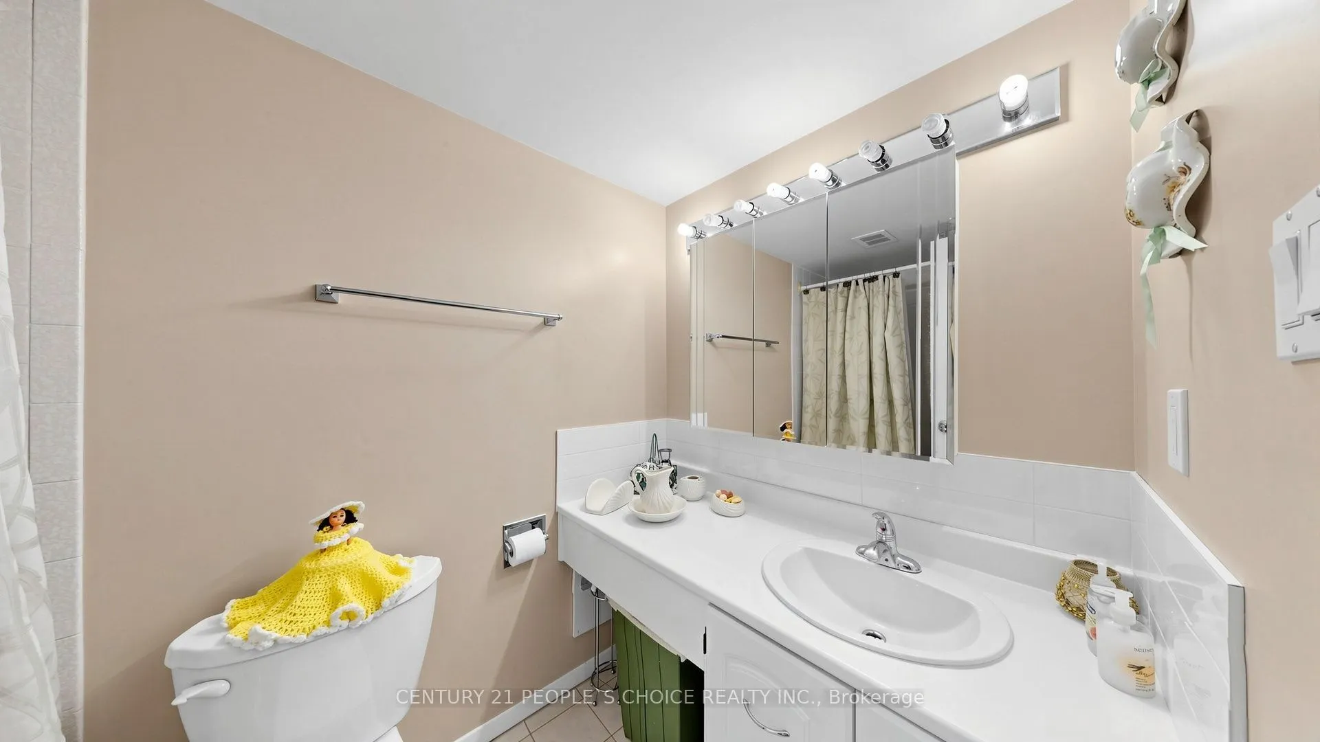 7811 Yonge Street #310