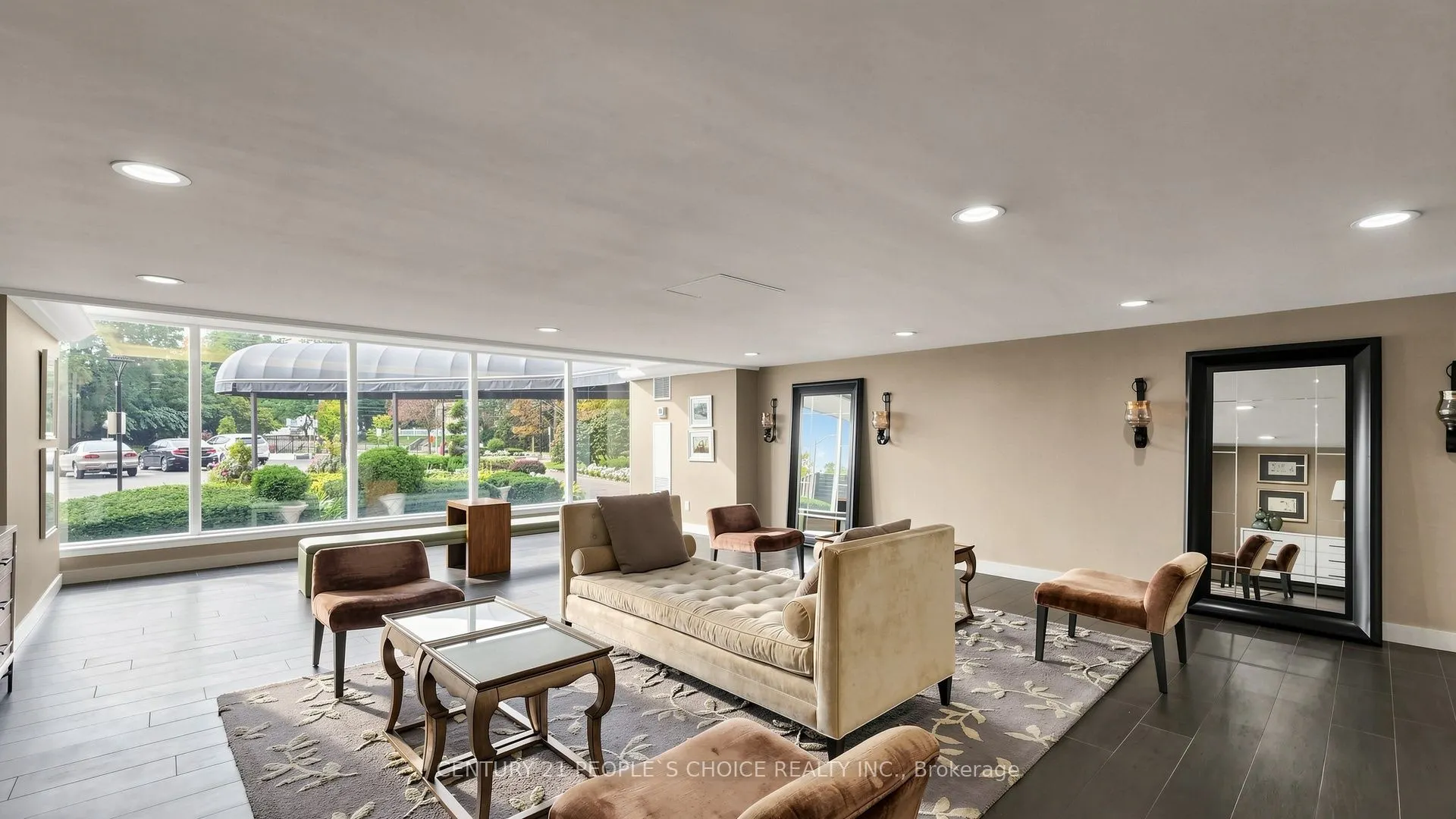 7811 Yonge Street #310