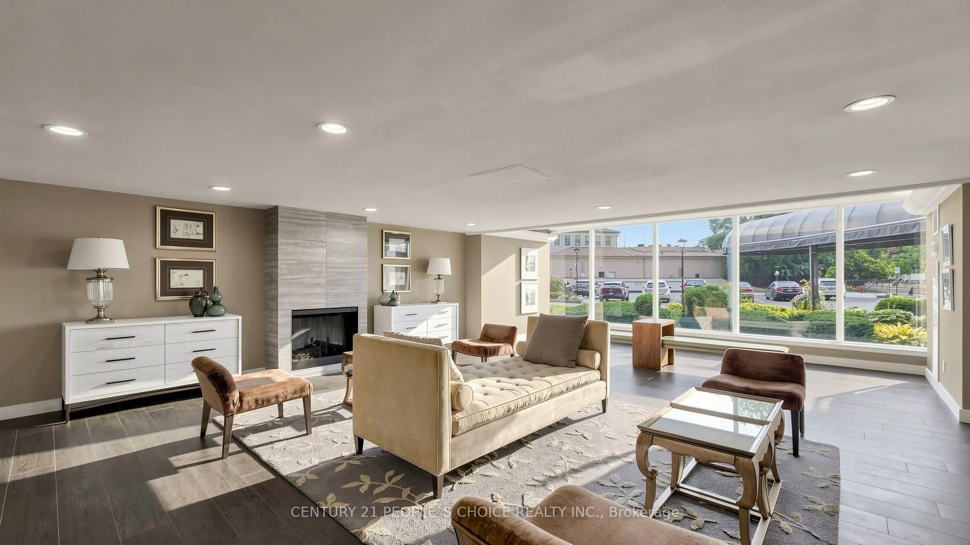 7811 Yonge Street #310