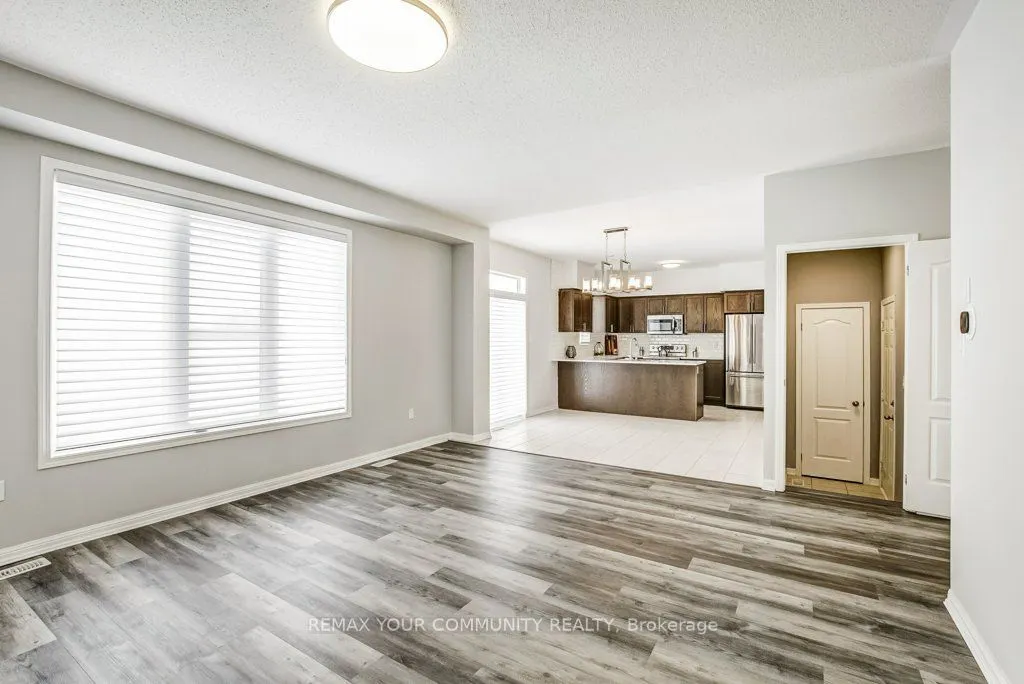 16 Don Hadden Crescent