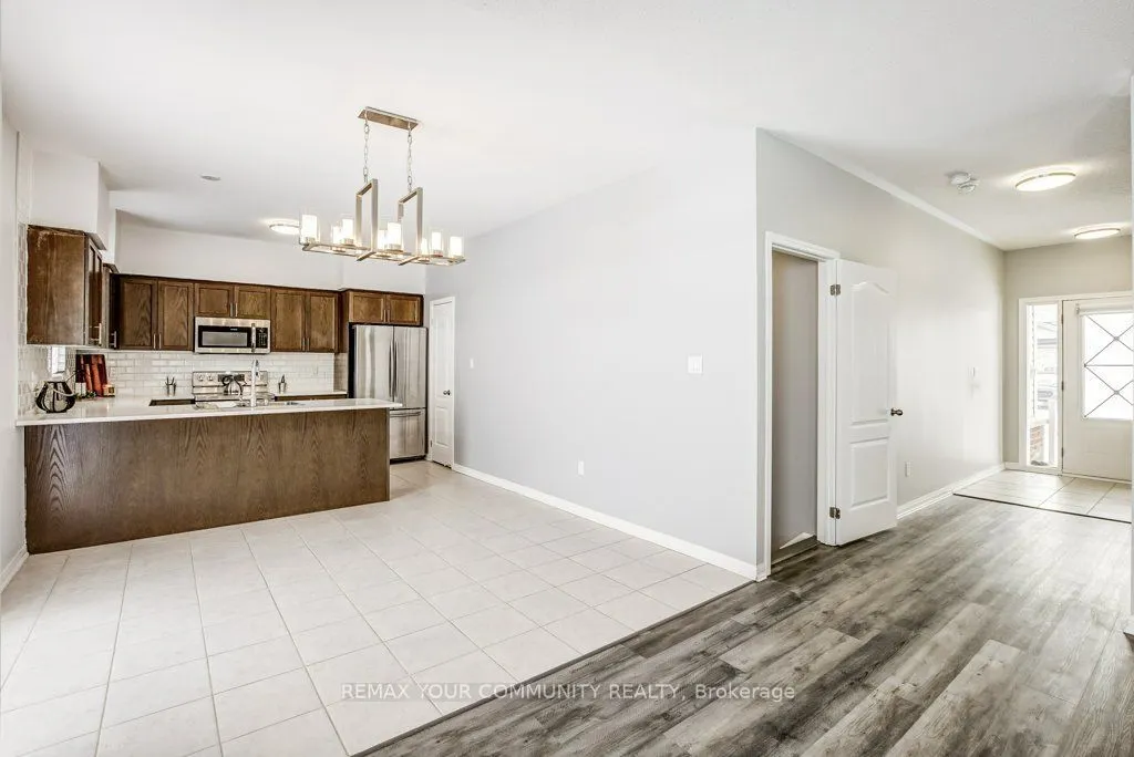 16 Don Hadden Crescent