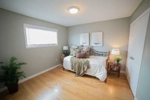 52 Apple Tree Crescent