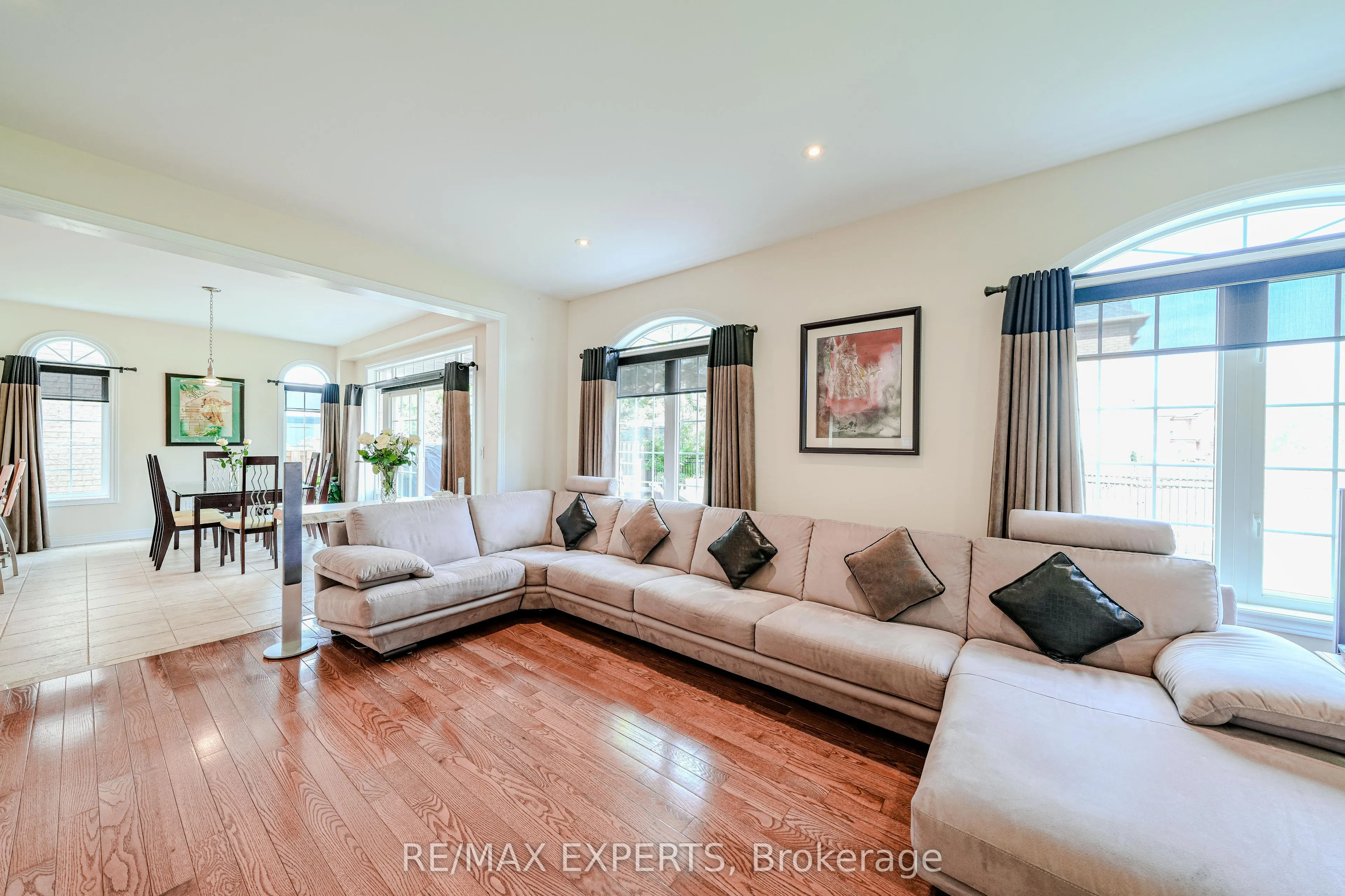 6 Elyssa Drive