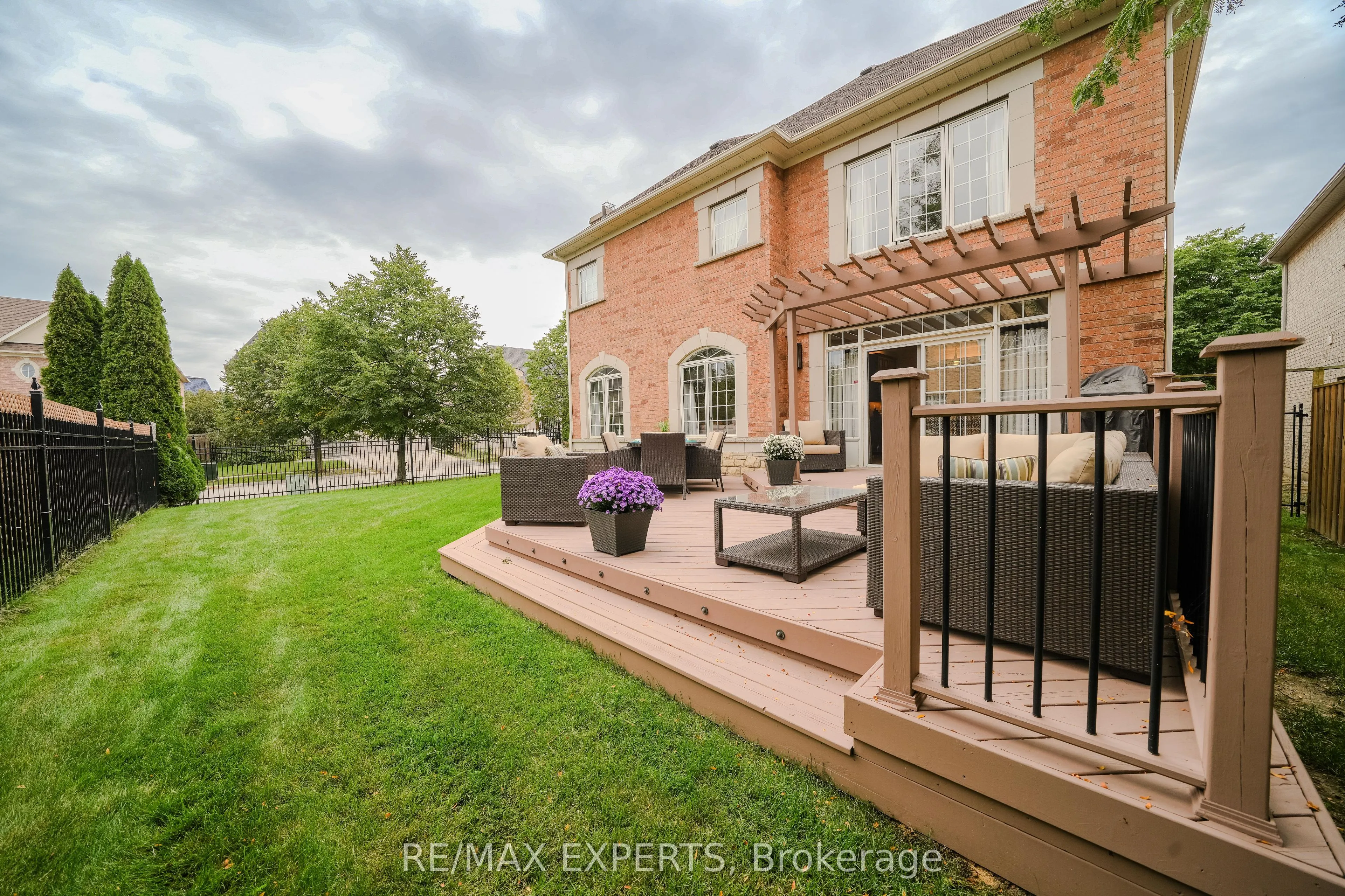 6 Elyssa Drive