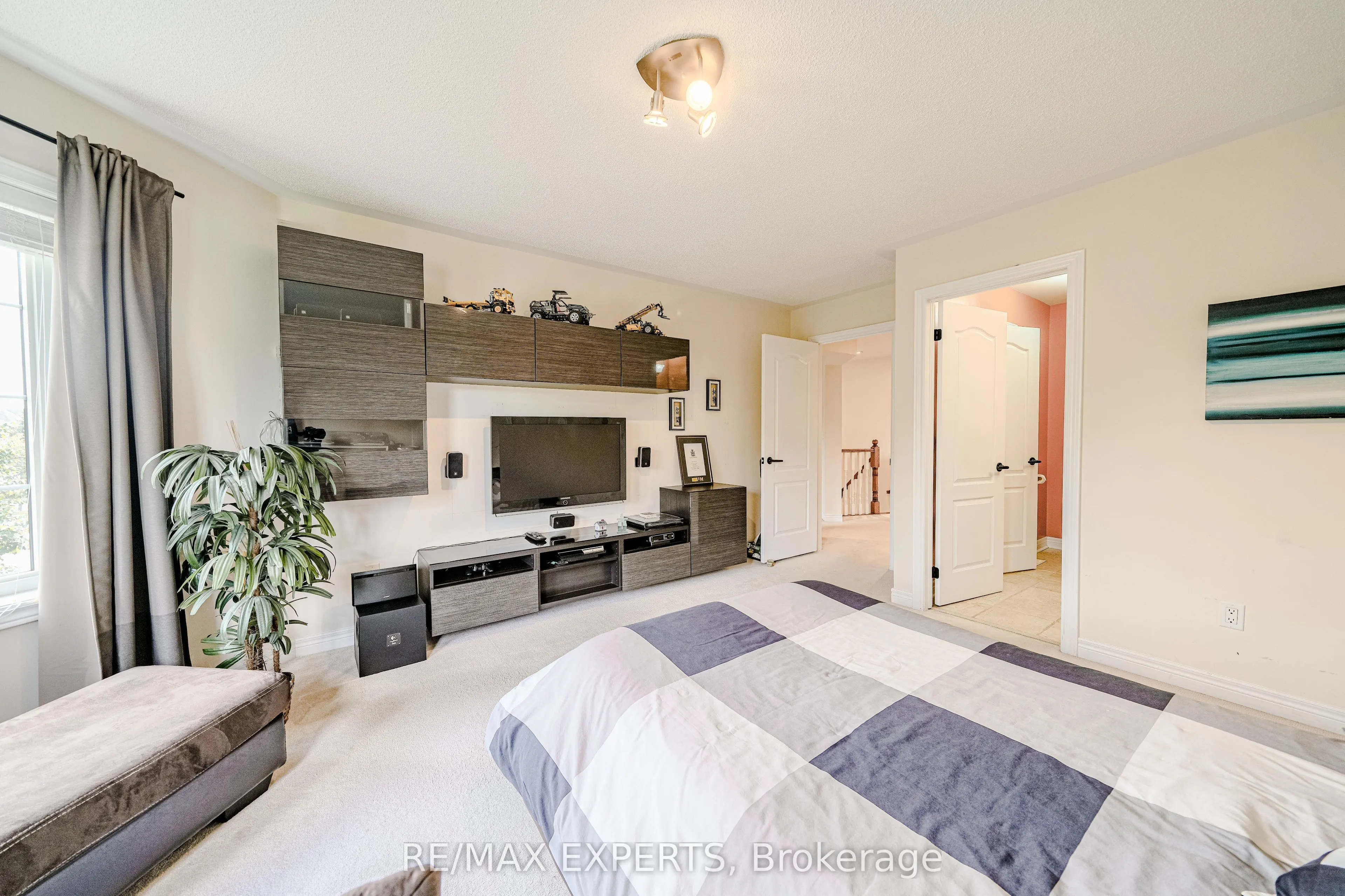 6 Elyssa Drive