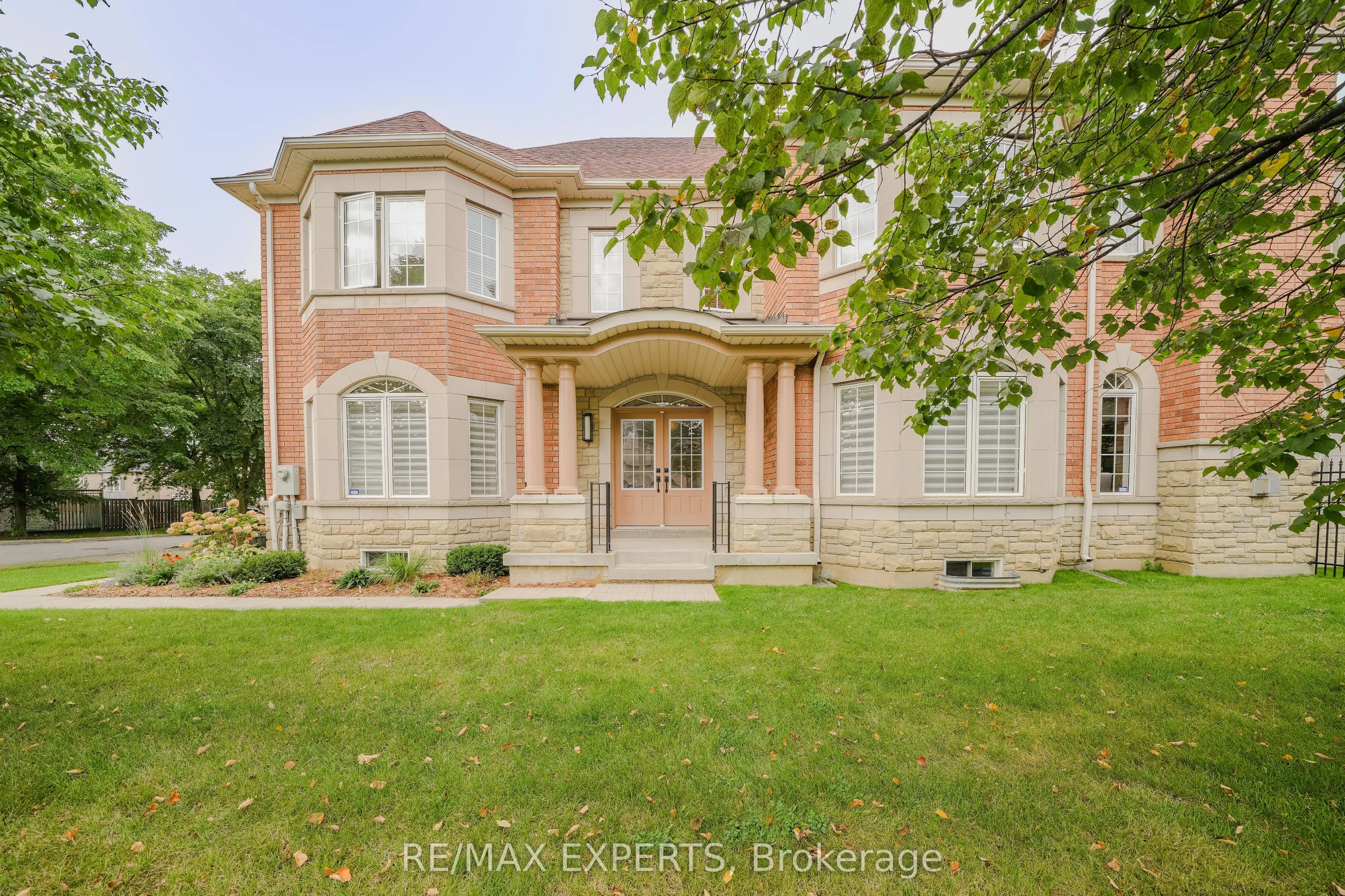 6 Elyssa Drive