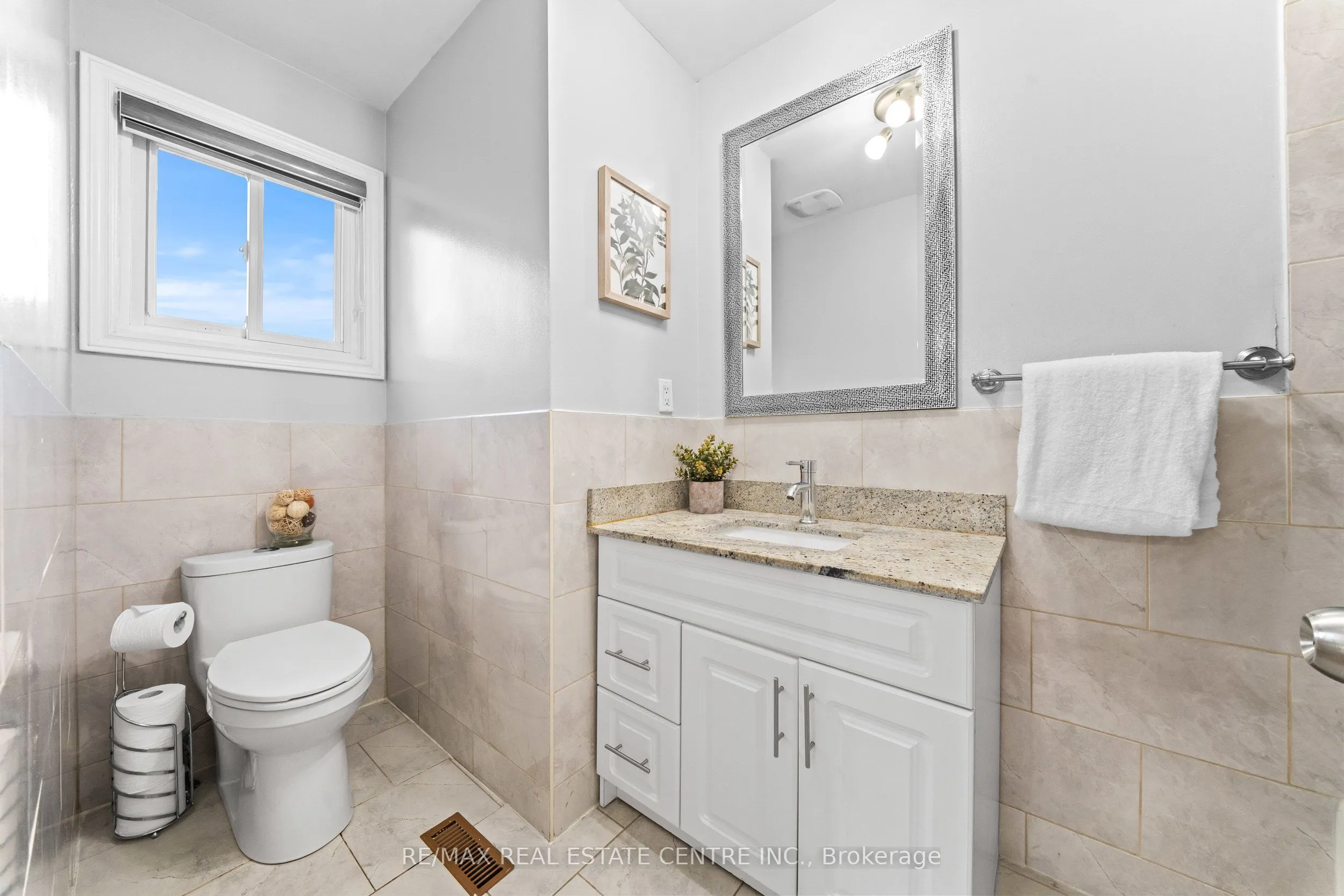 2 Hollyburn Court