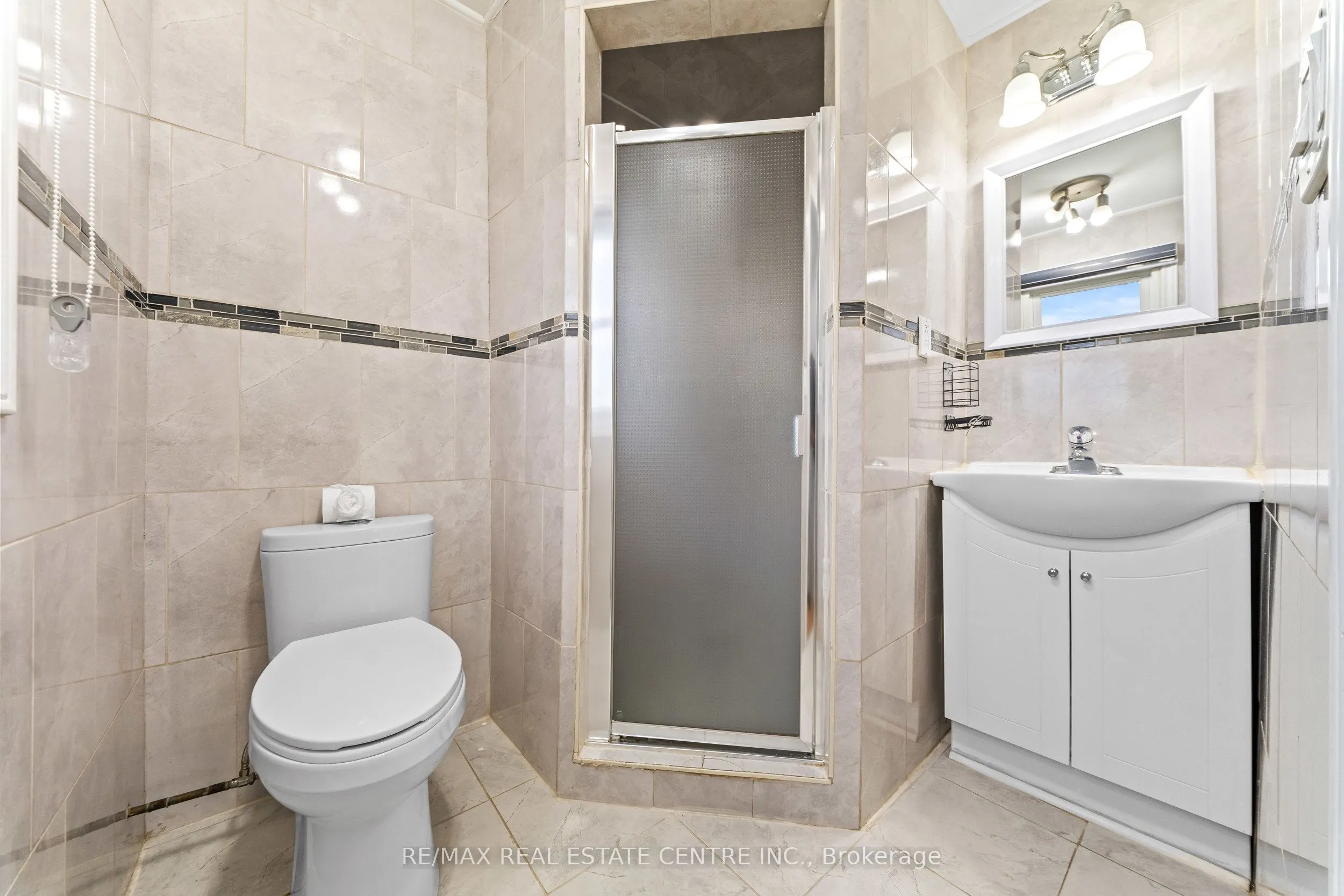 2 Hollyburn Court