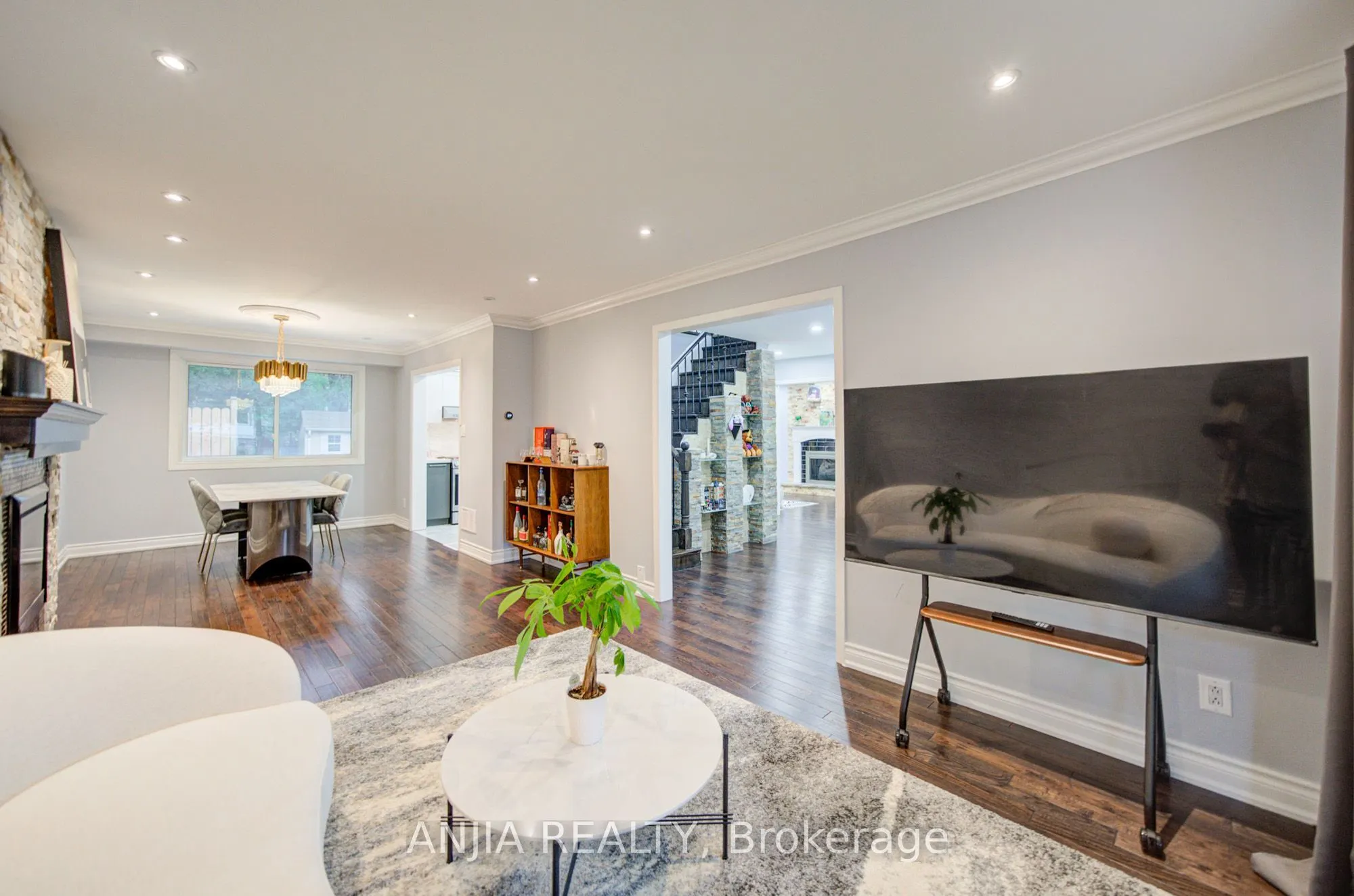 58 Summerfeldt Crescent