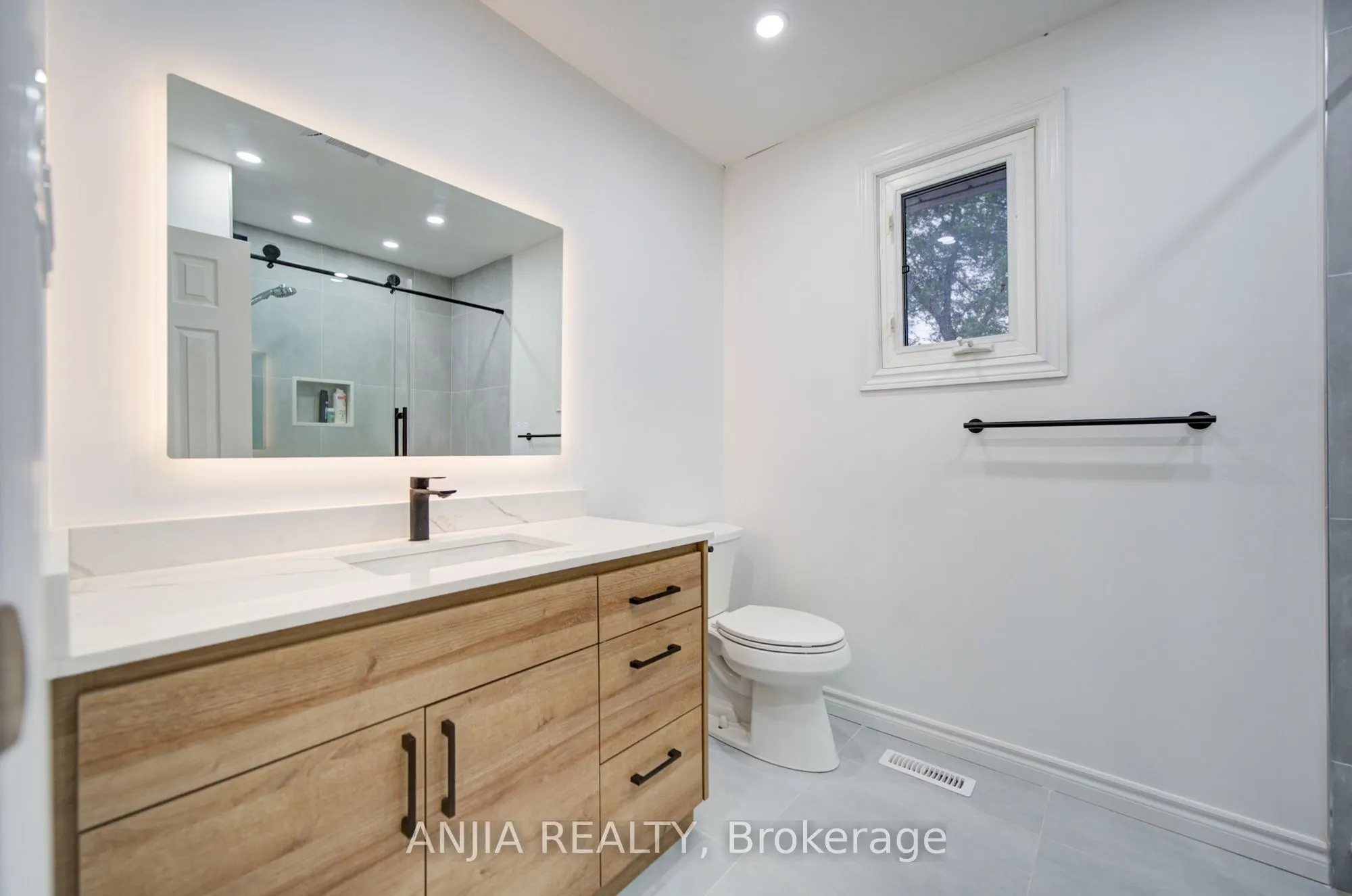58 Summerfeldt Crescent