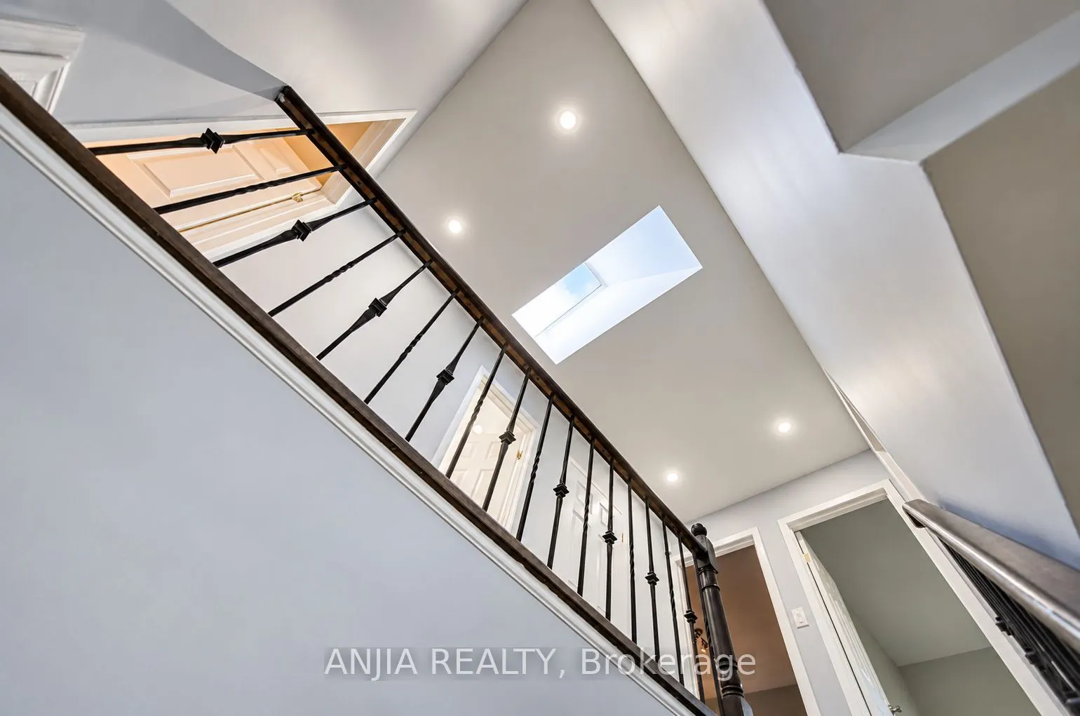 58 Summerfeldt Crescent