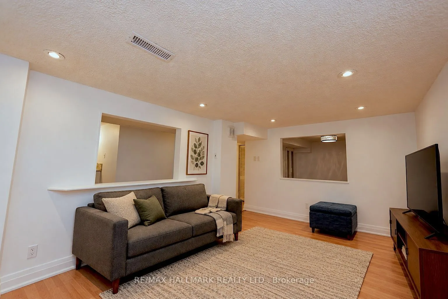 781 Pam Crescent