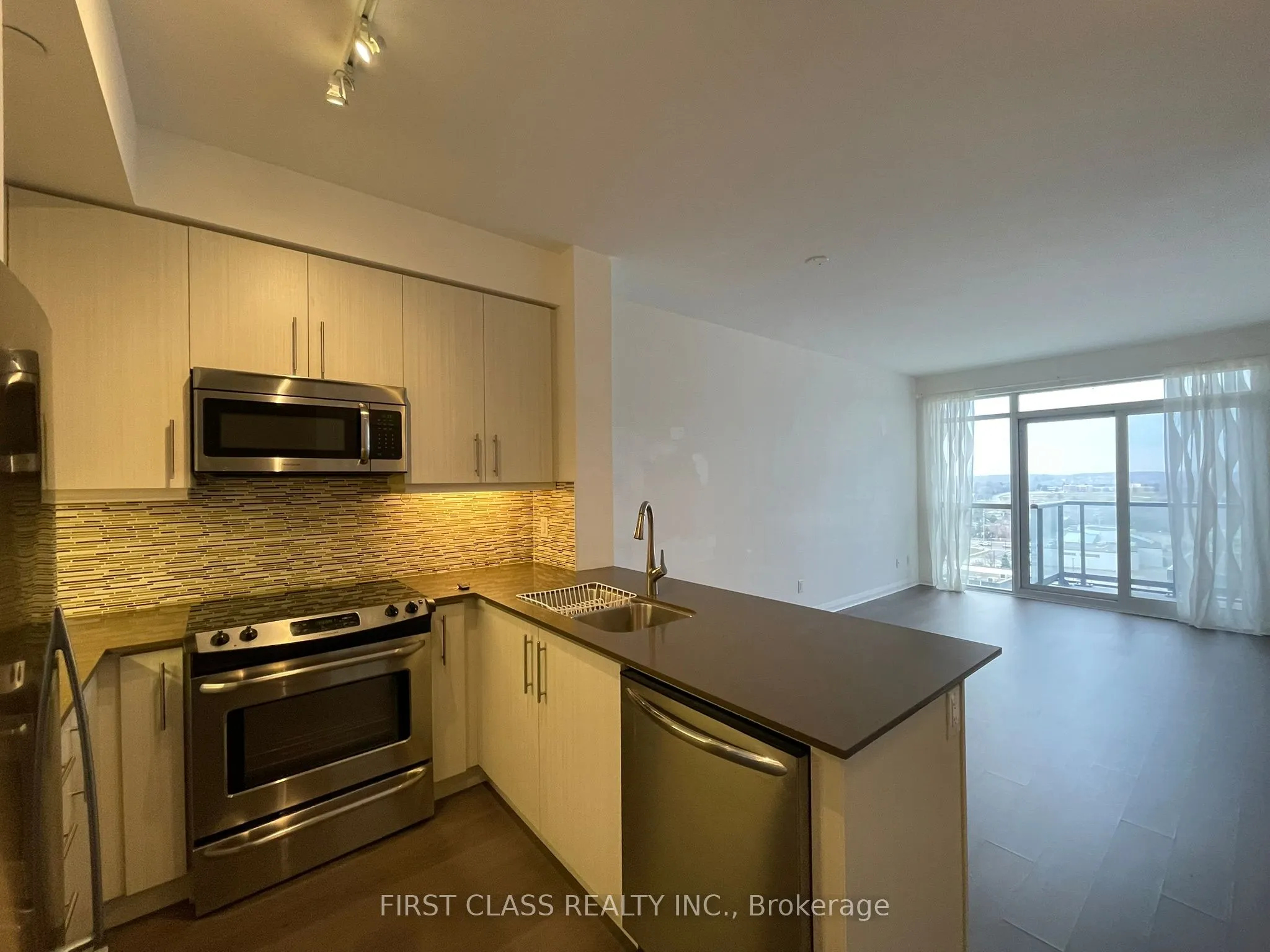 55 Oneida Crescent #1106