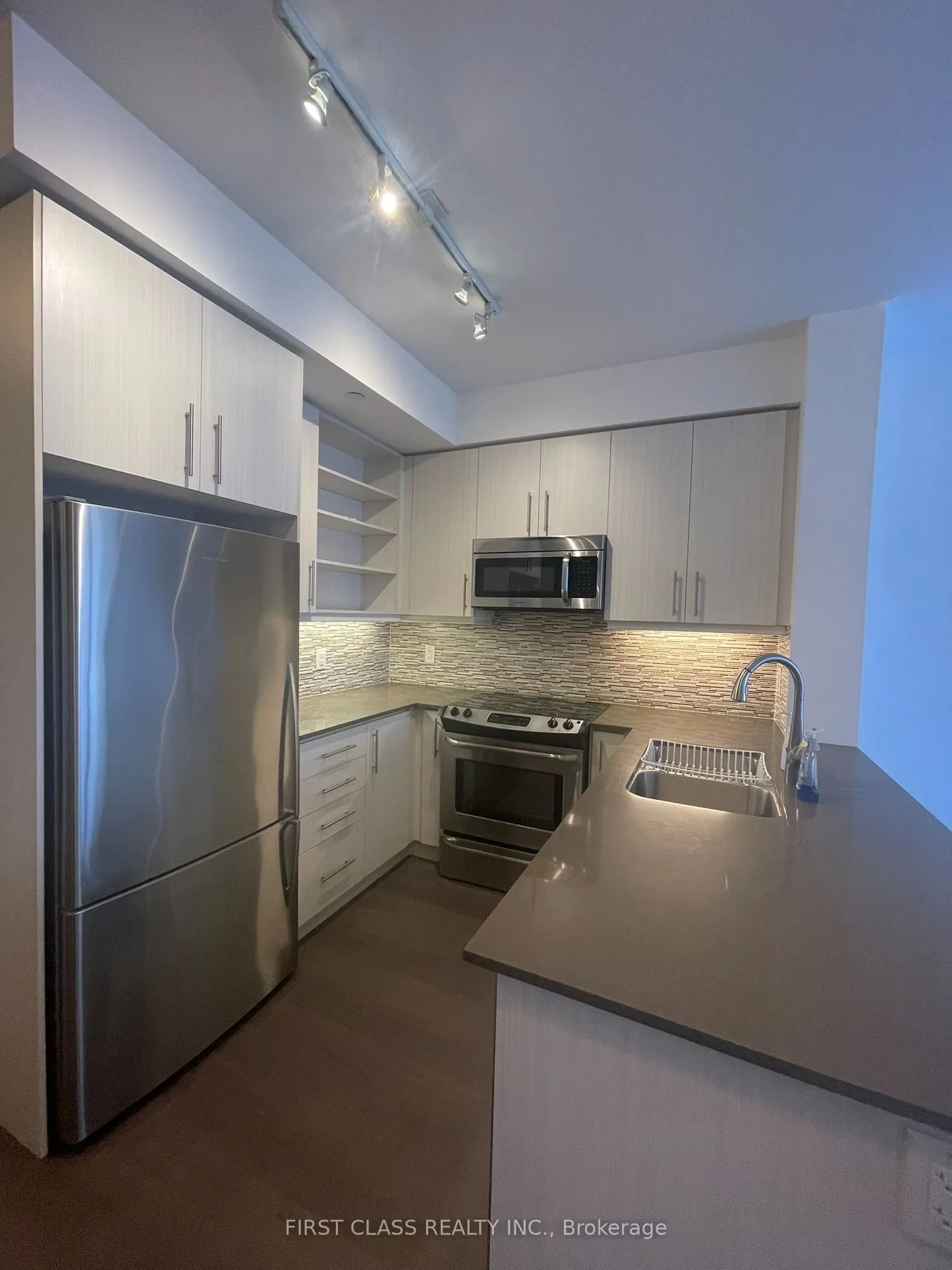 55 Oneida Crescent #1106