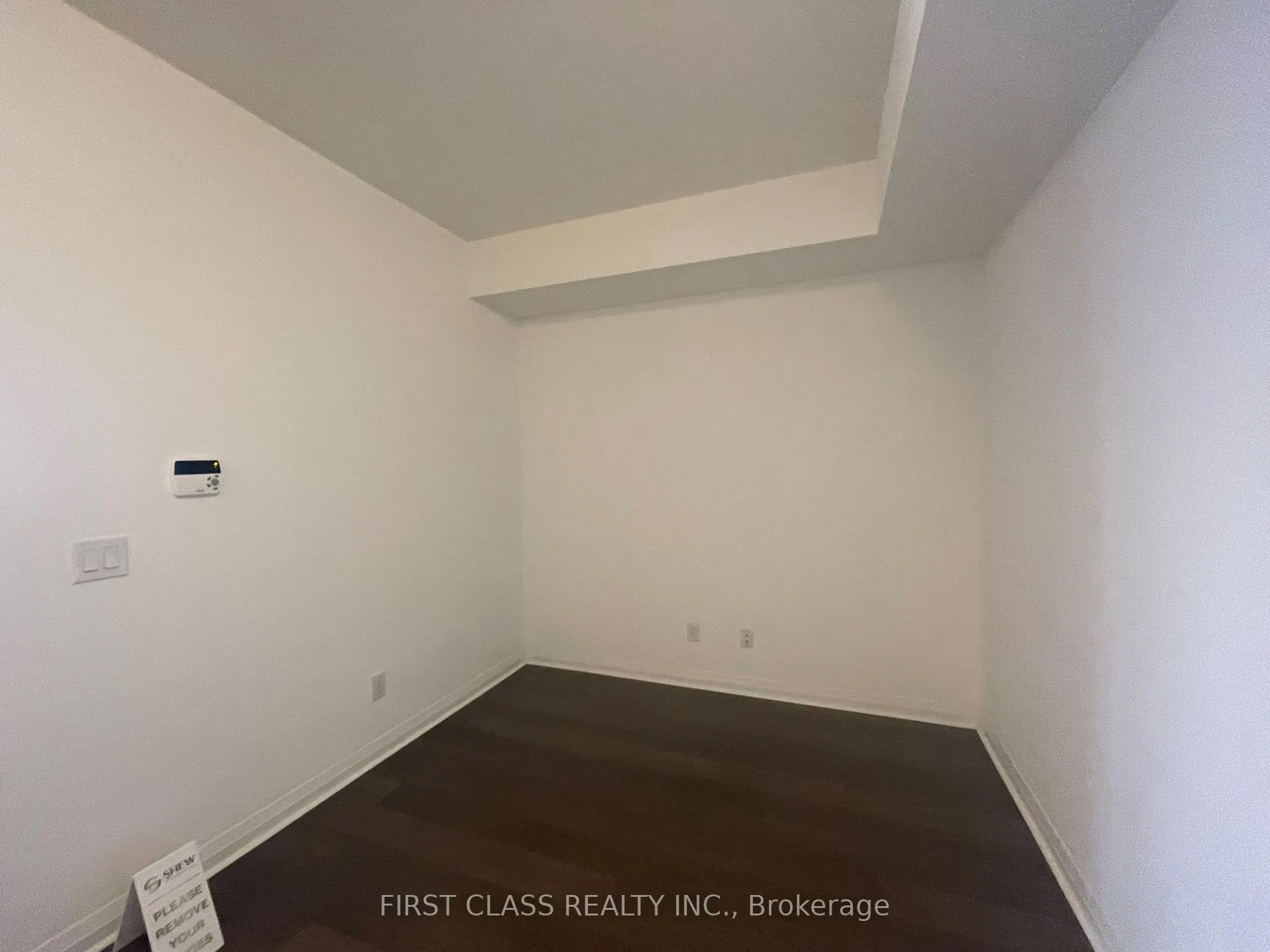 55 Oneida Crescent #1106