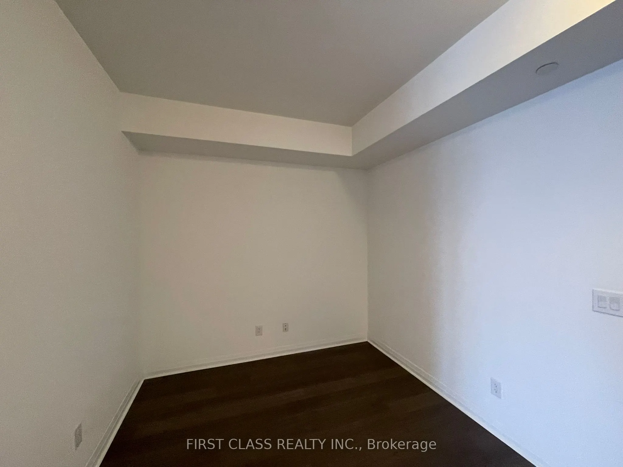 55 Oneida Crescent #1106