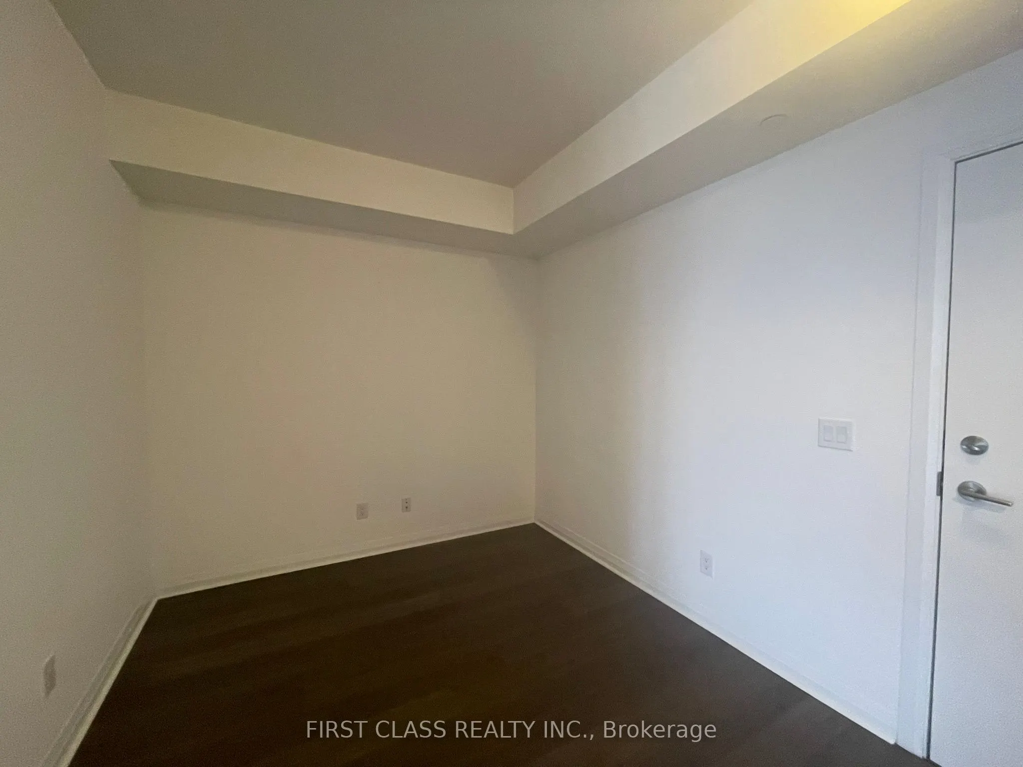 55 Oneida Crescent #1106