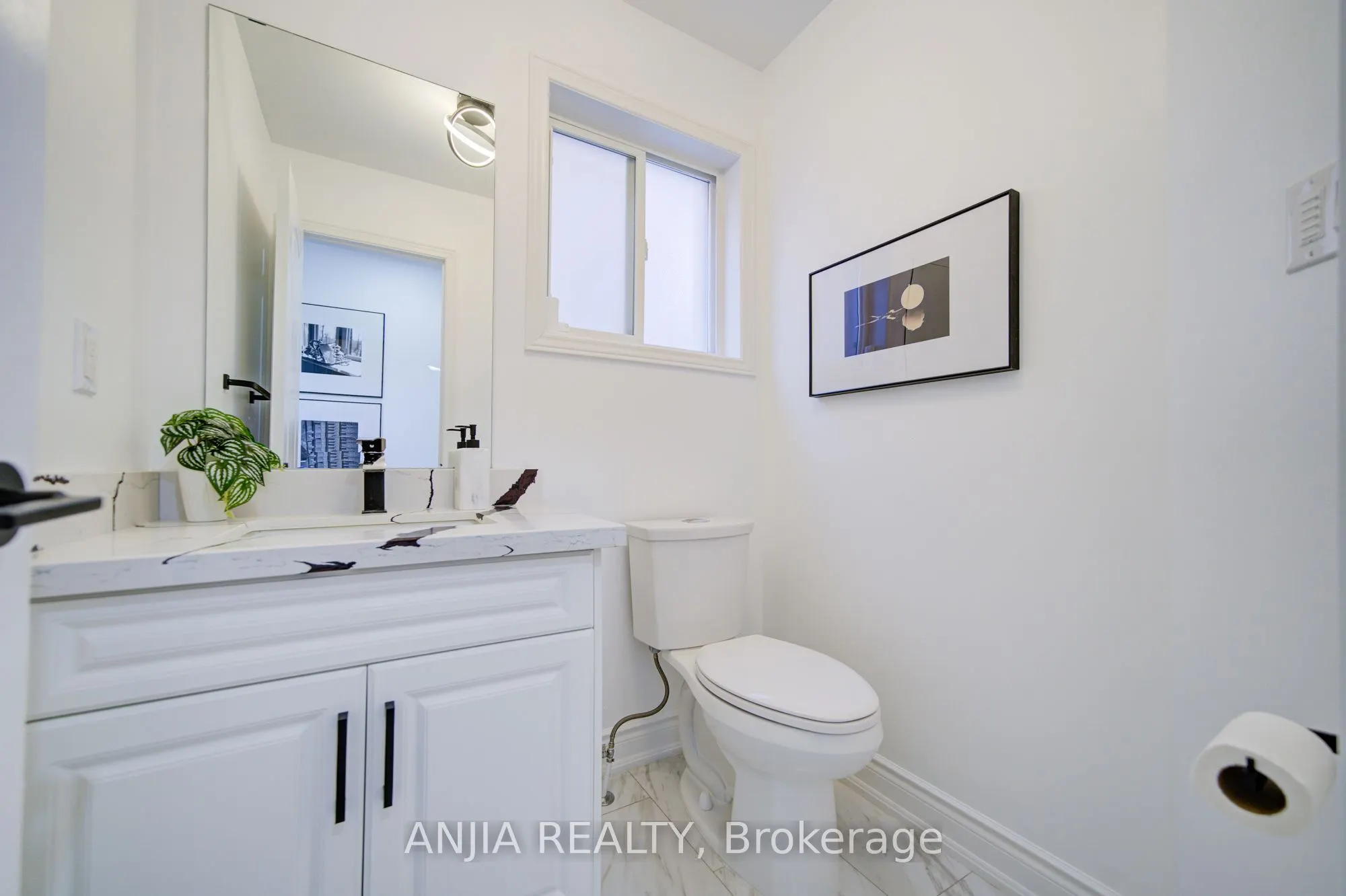 28 Grandwood Avenue