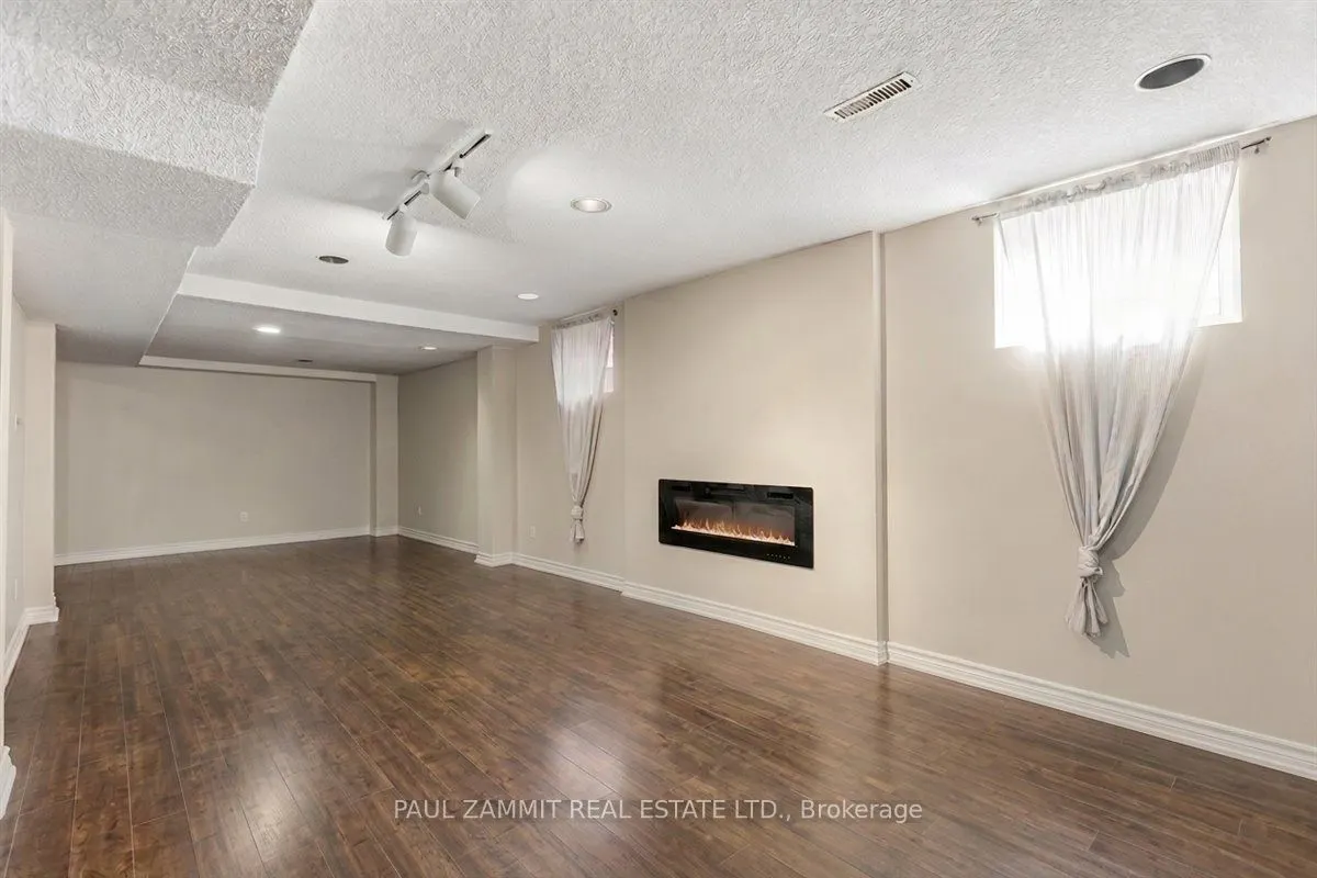 236 Green Lane