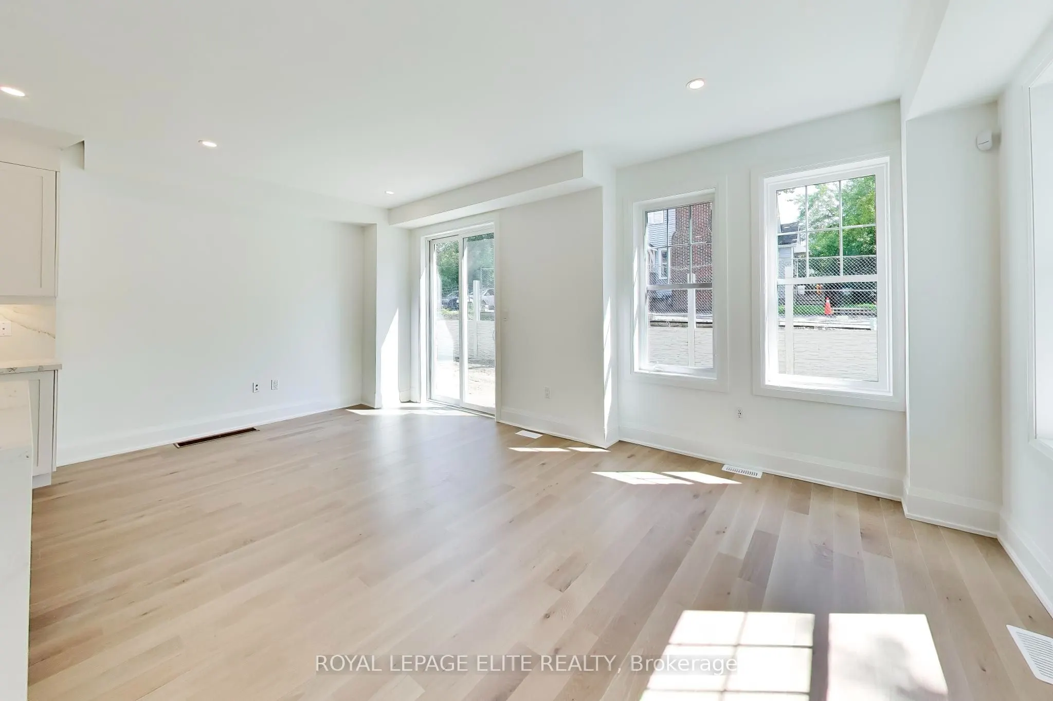 7 Dennison Street S