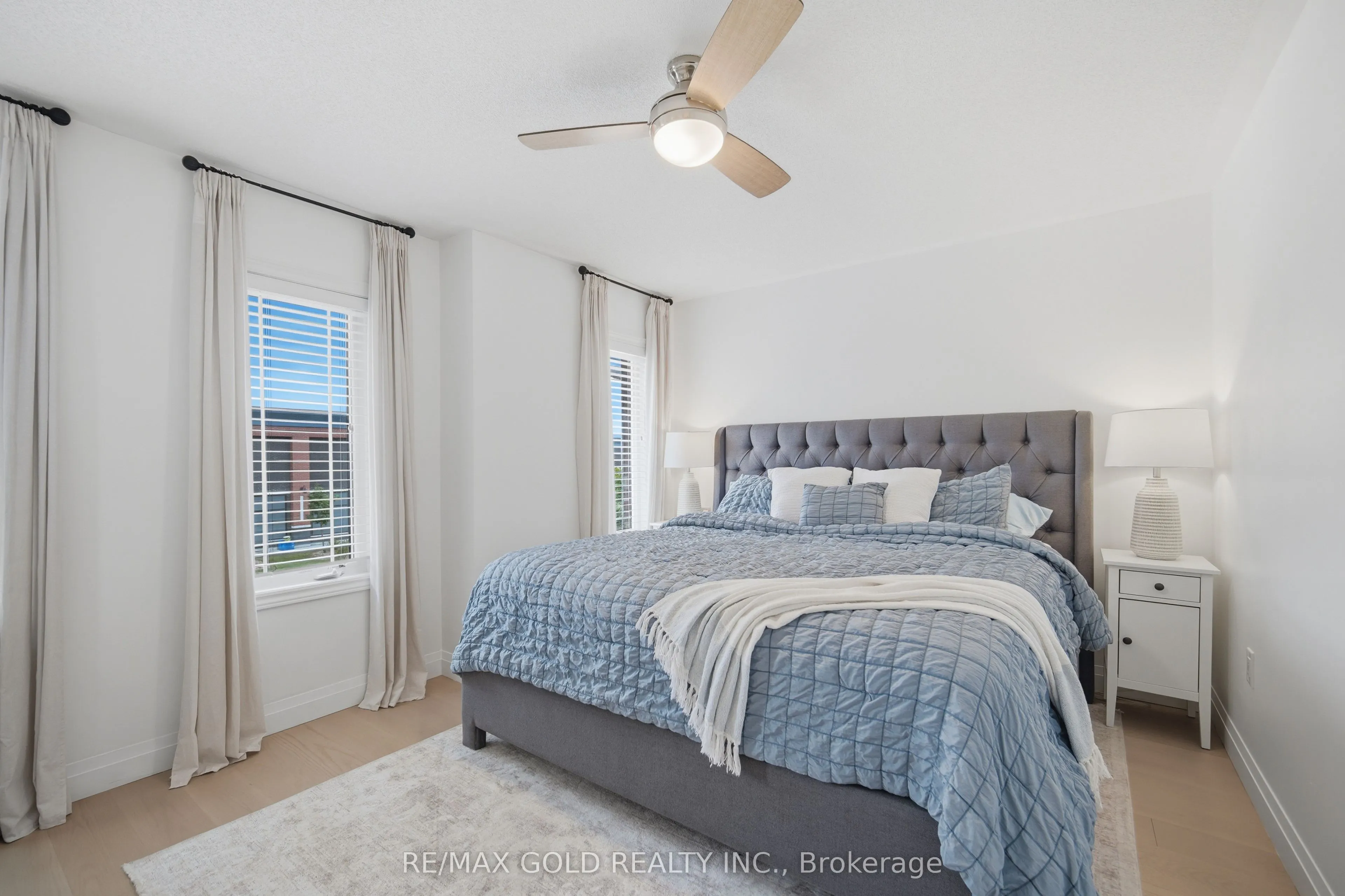 24 Gunning Crescent E