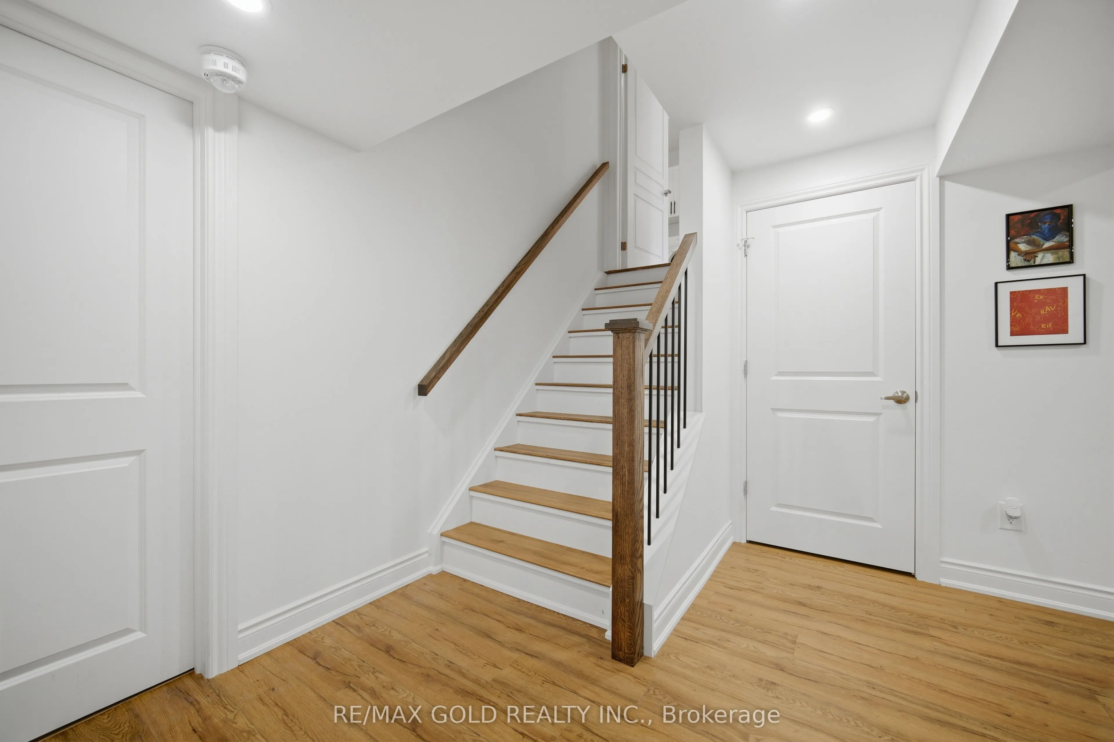 24 Gunning Crescent E