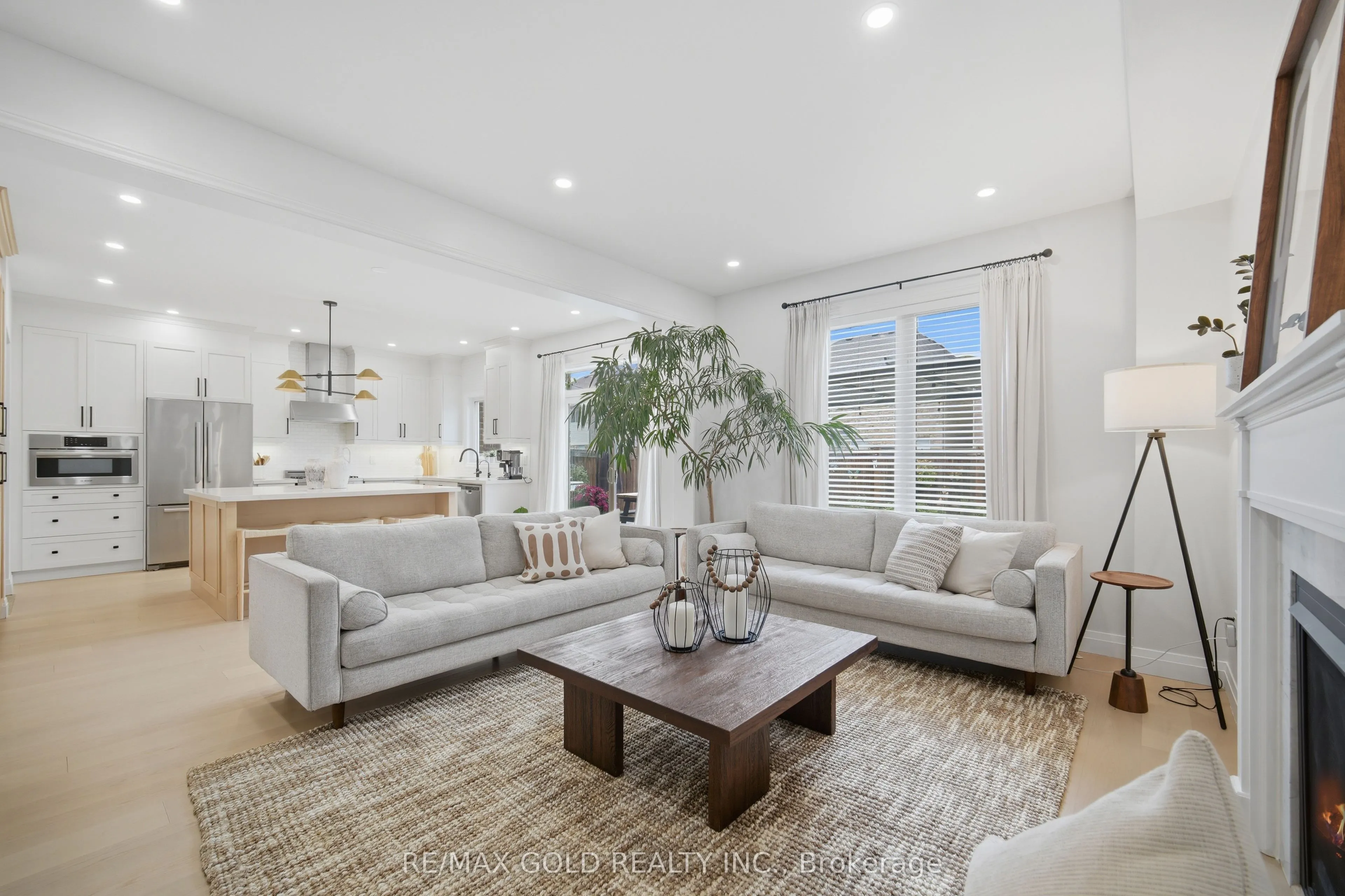 24 Gunning Crescent E
