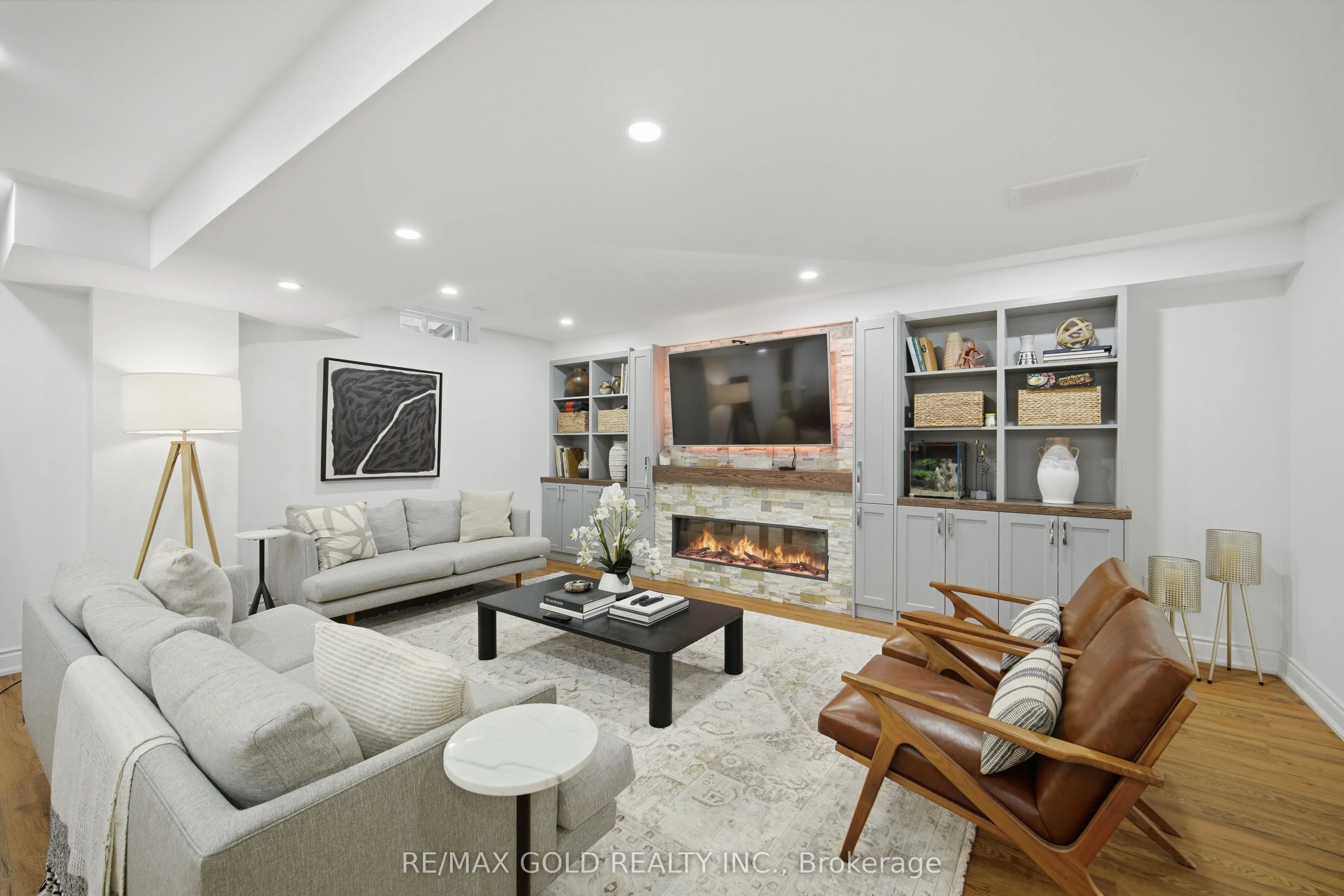 24 Gunning Crescent E