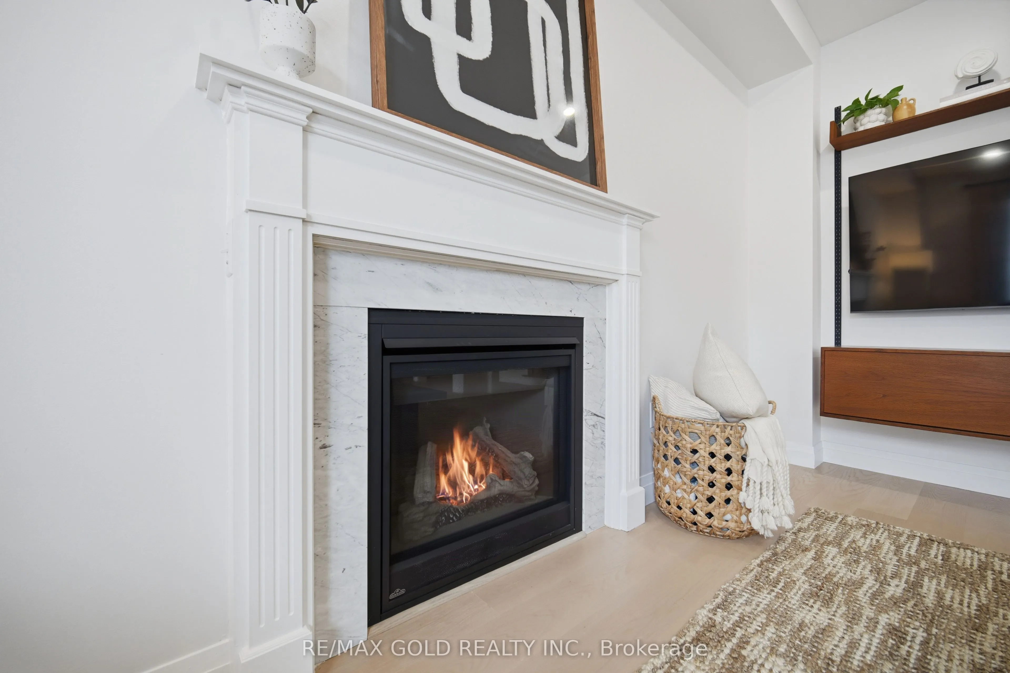 24 Gunning Crescent E