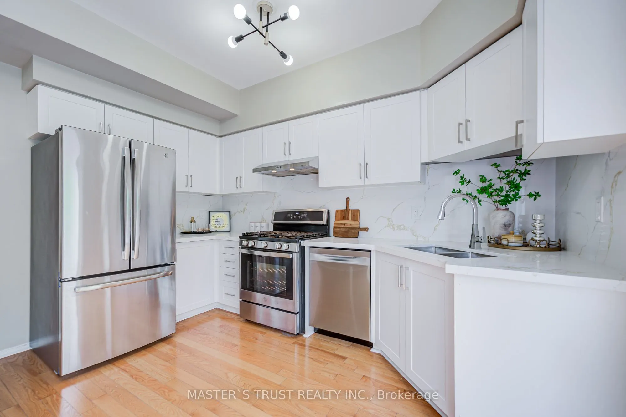 23 Observatory Lane #272