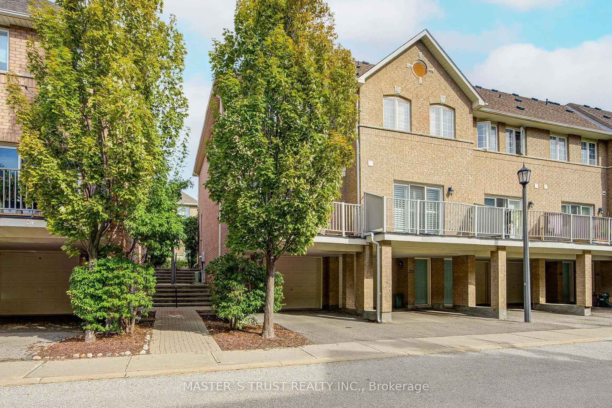 23 Observatory Lane #272