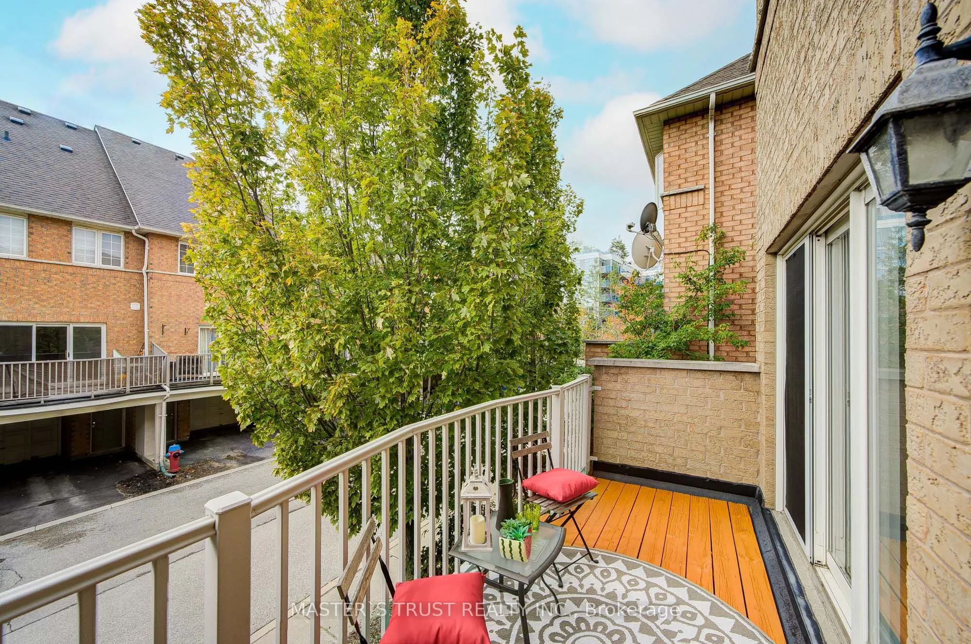 23 Observatory Lane #272