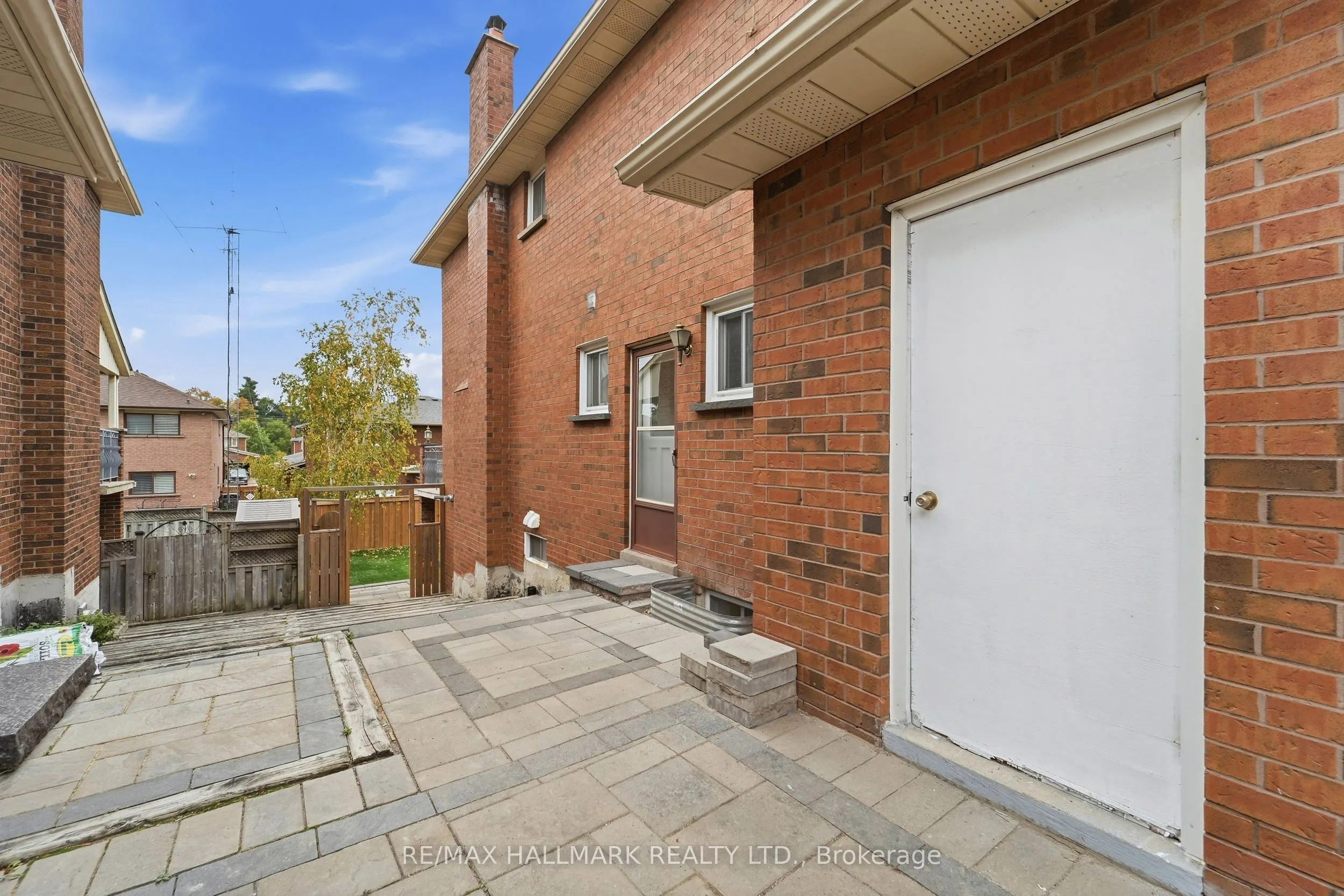44 Olympia Gate