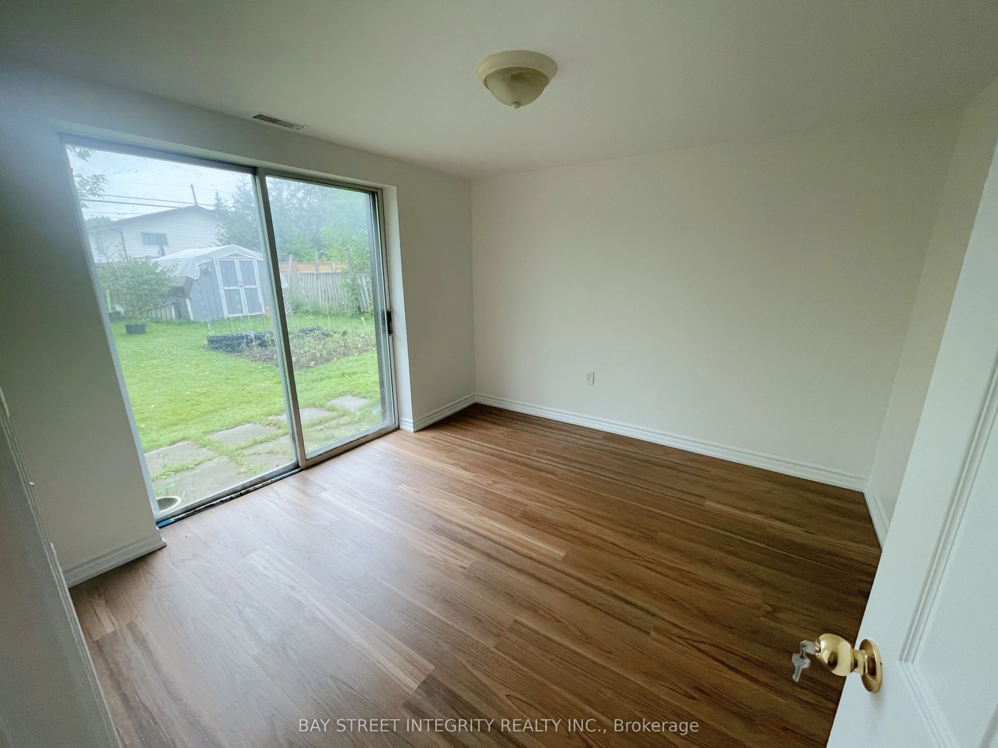 320 Miami Drive #Main floor