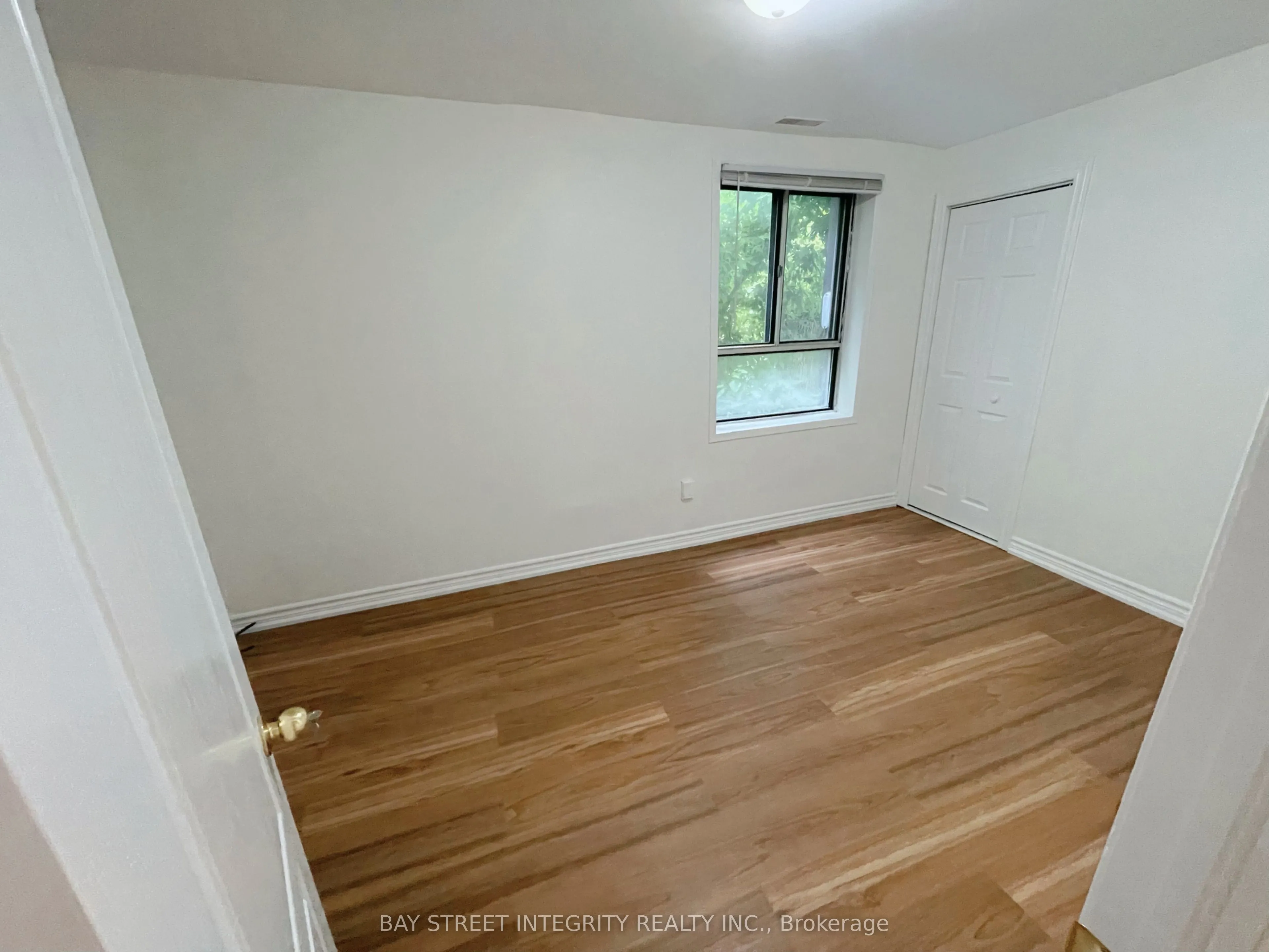 320 Miami Drive #Main floor