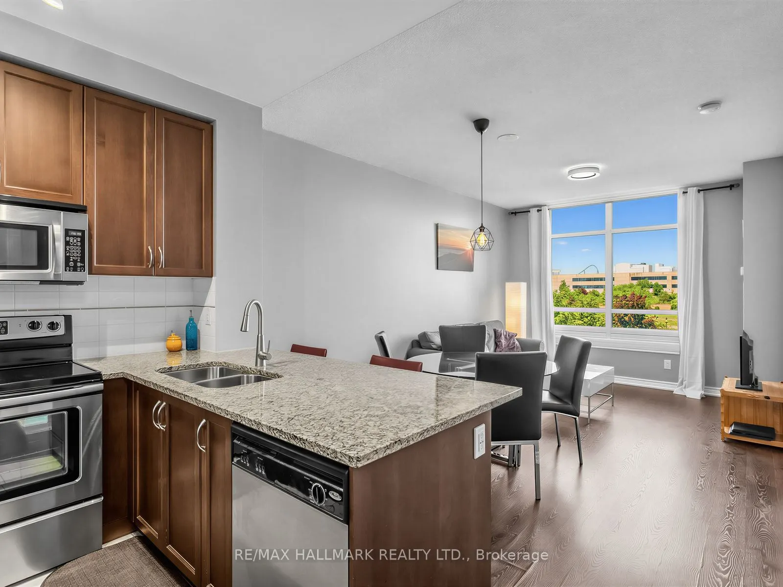 9245 Jane Street #303