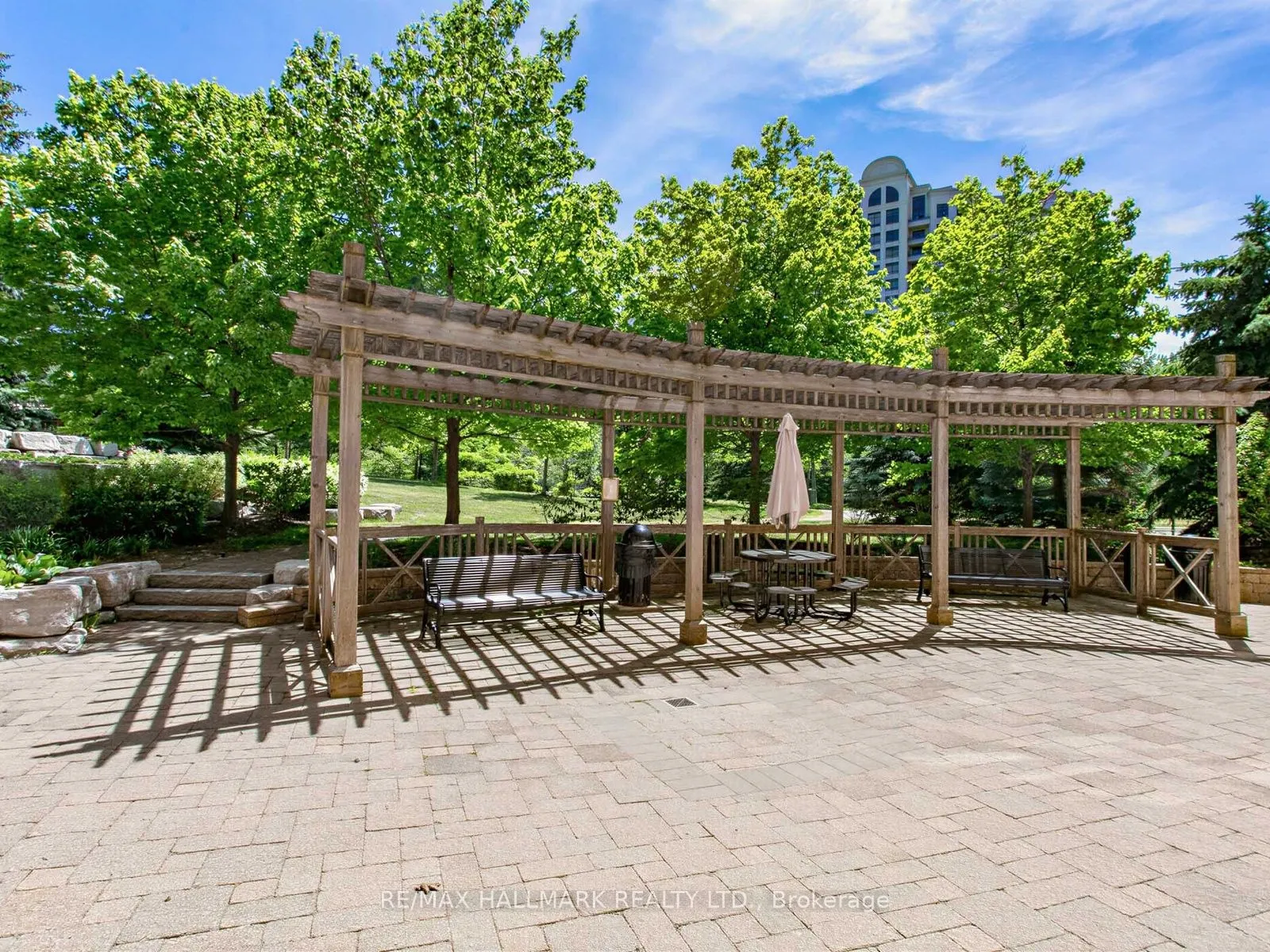 9245 Jane Street #303