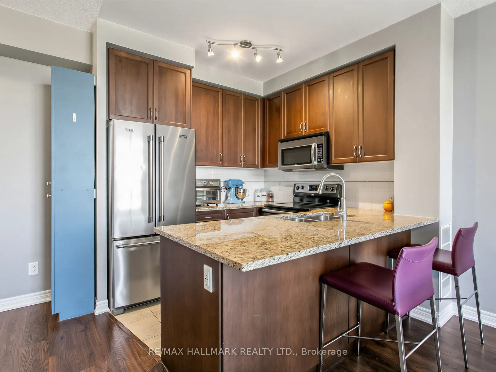 9245 Jane Street #303