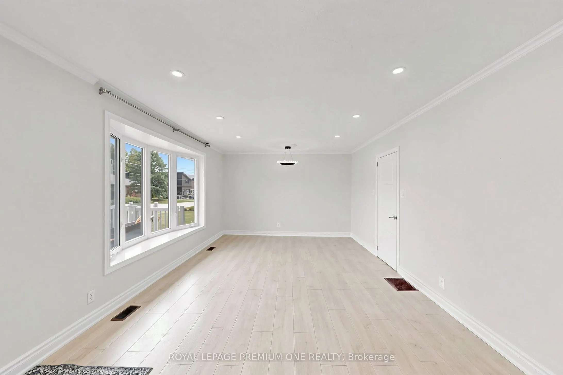 98 Thornton Avenue