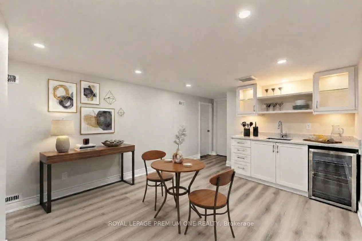 98 Thornton Avenue