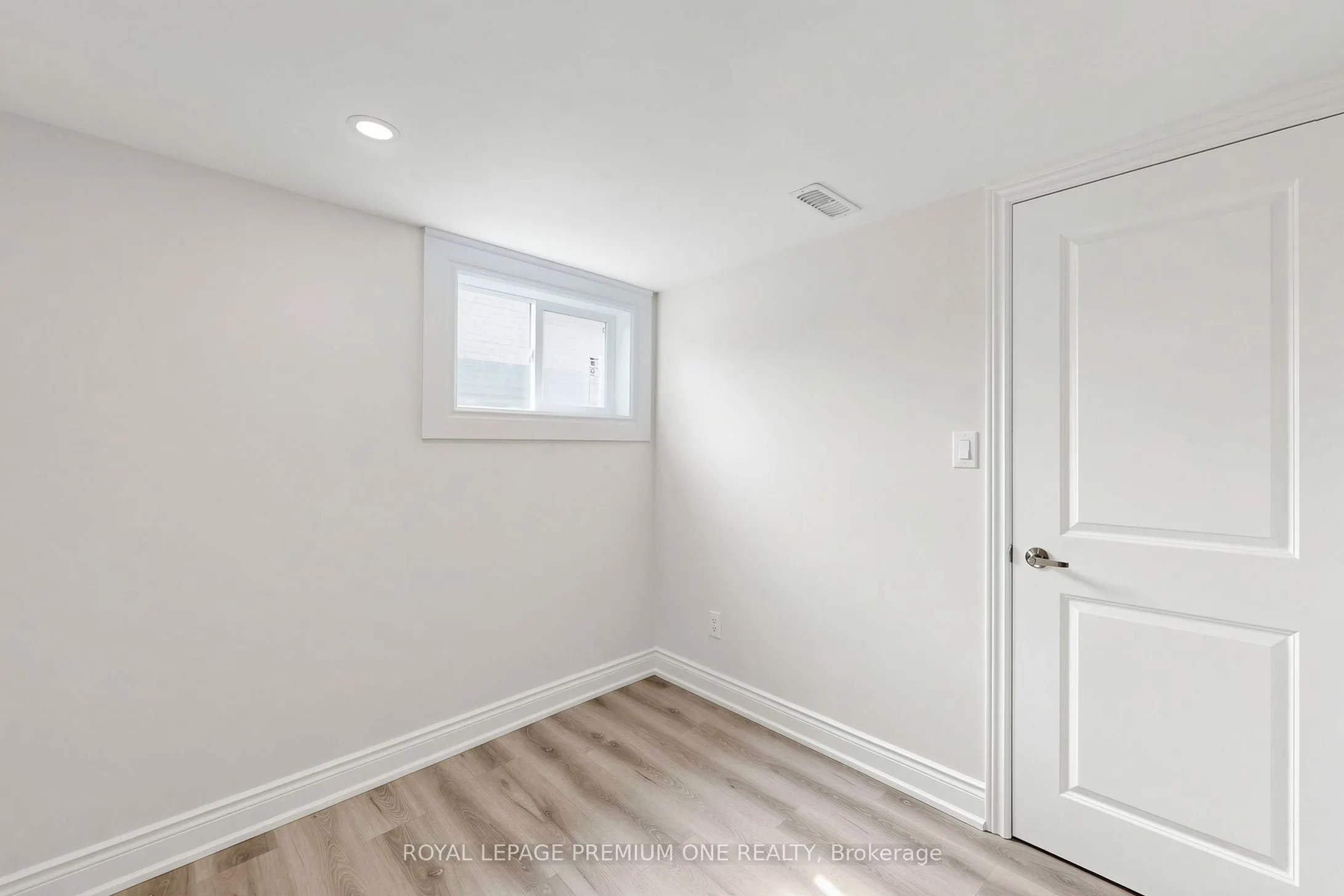 98 Thornton Avenue