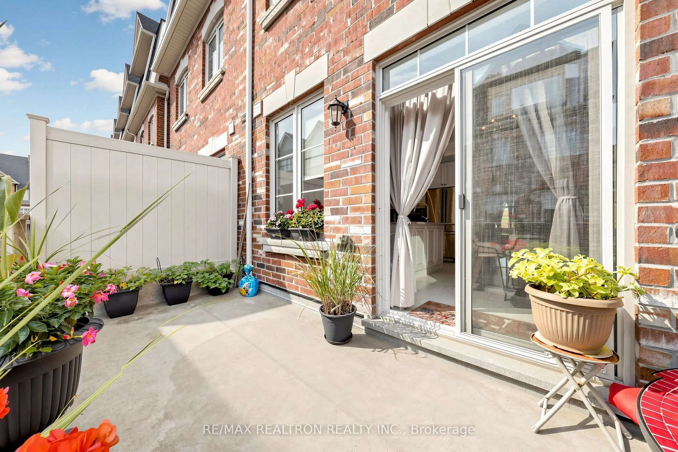1331 Major Mackenzie Drive W #17
