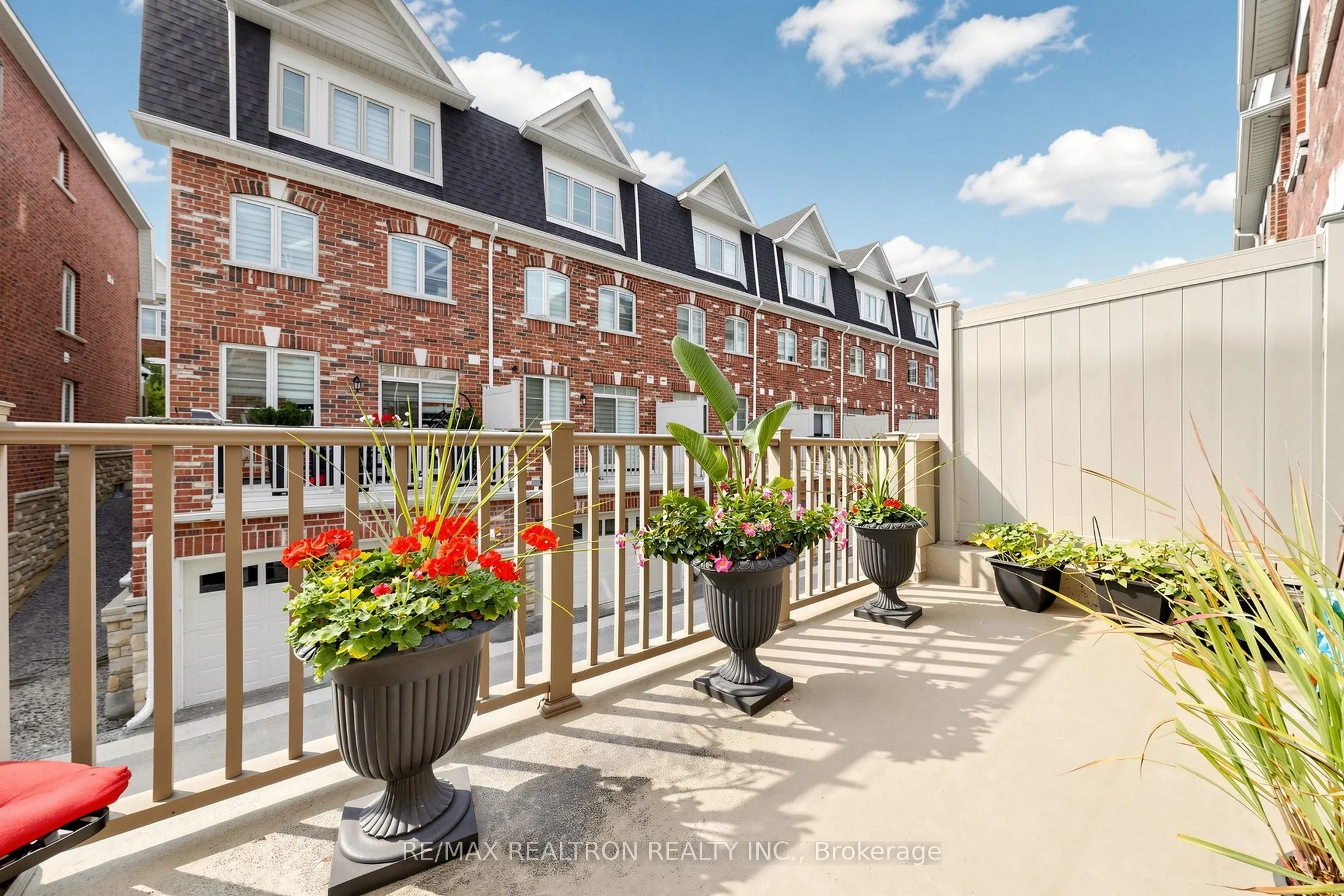 1331 Major Mackenzie Drive W #17